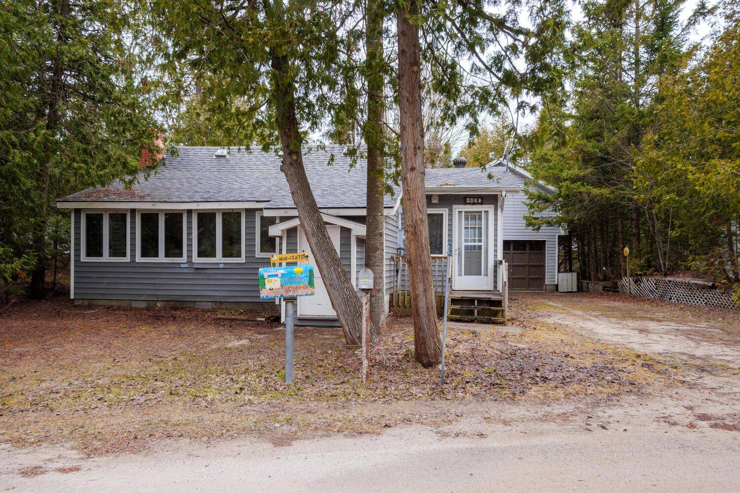 South Bruce Peninsula, ON N0H 2G0,1120 King Edward AVE