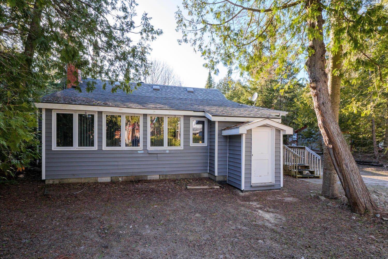 South Bruce Peninsula, ON N0H 2G0,1120 King Edward AVE