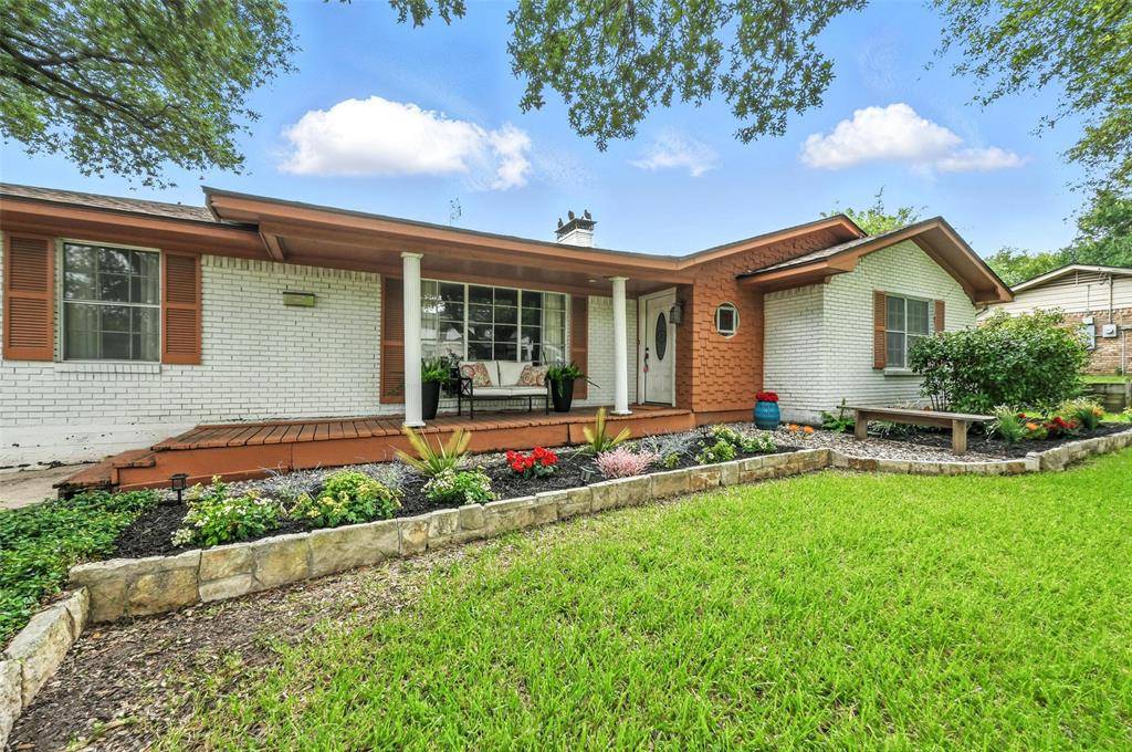 Ennis, TX 75119,1700 N Preston Street