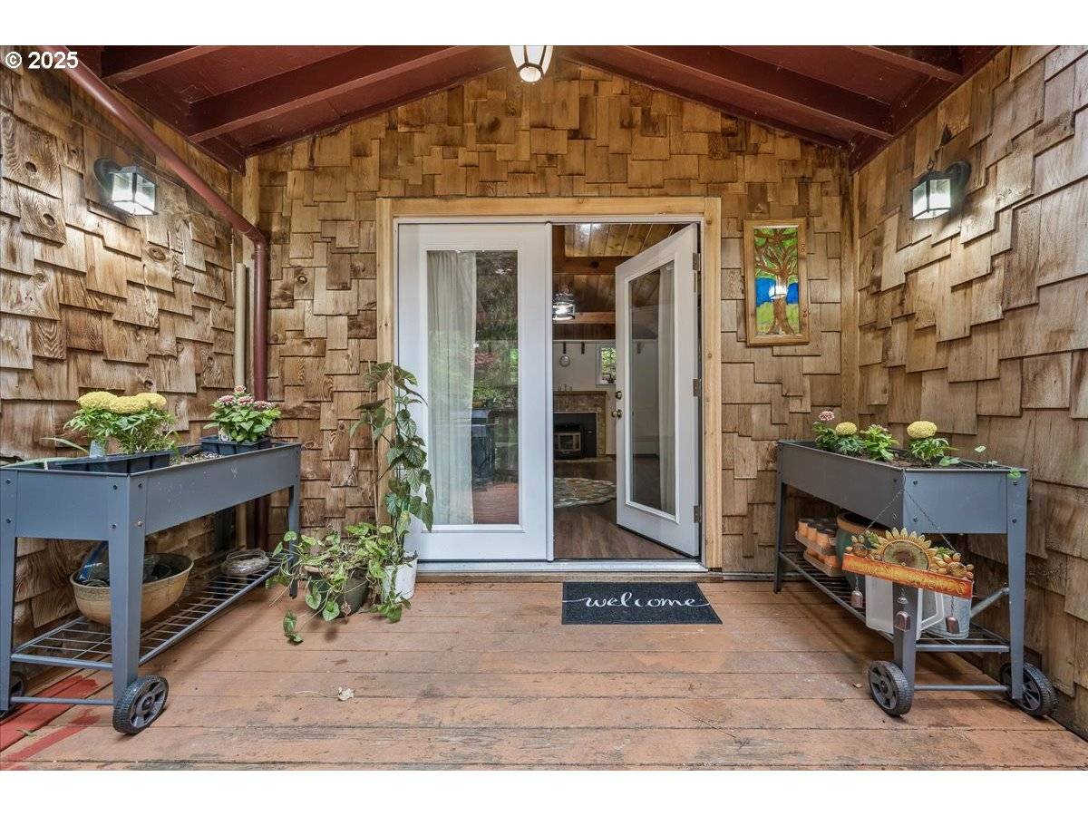 Sandy, OR 97055,40342 SE CEDAR CREEK RD