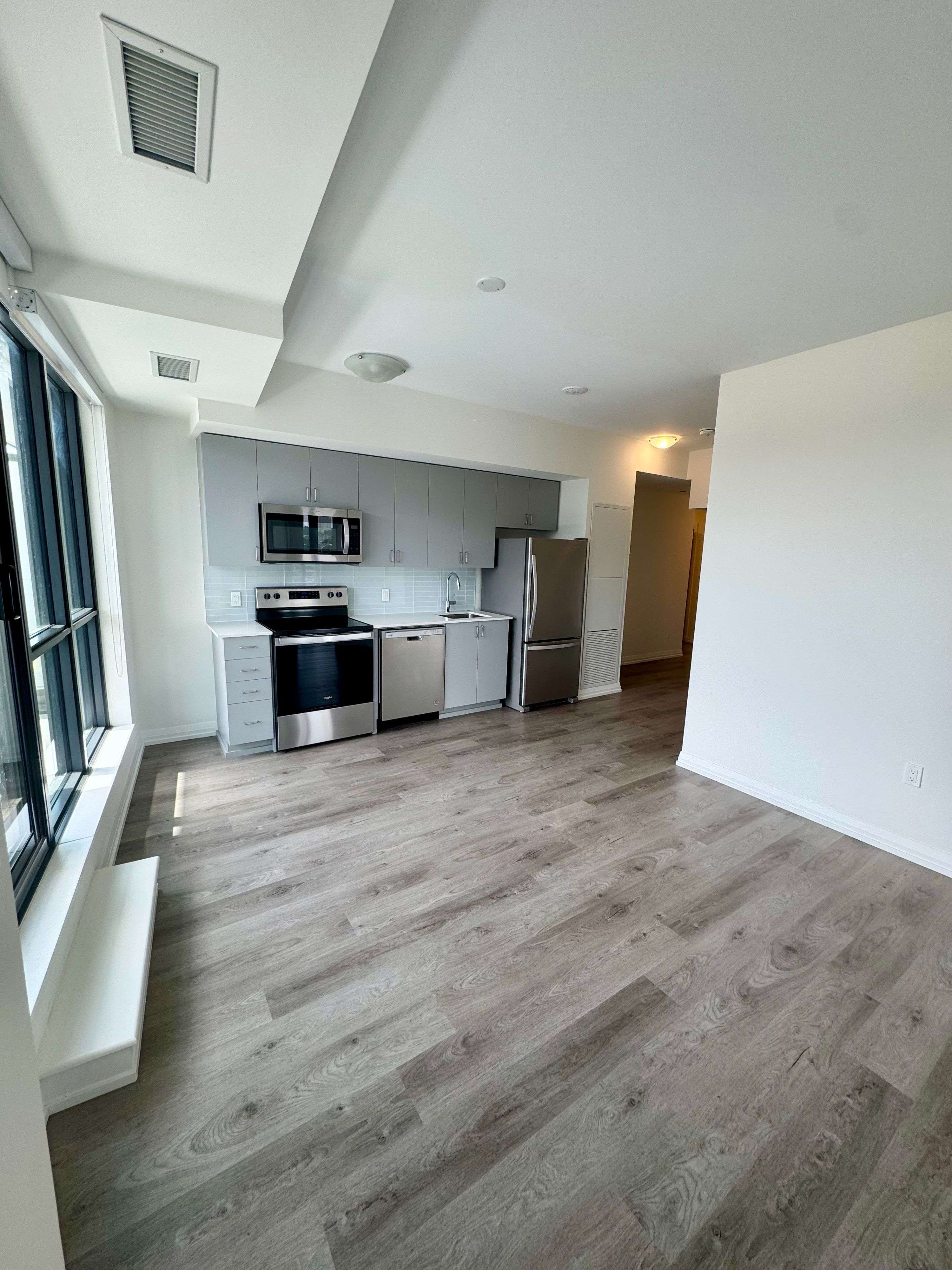 Toronto C15, ON M2J 0H8,325 Yorkland BLVD #411