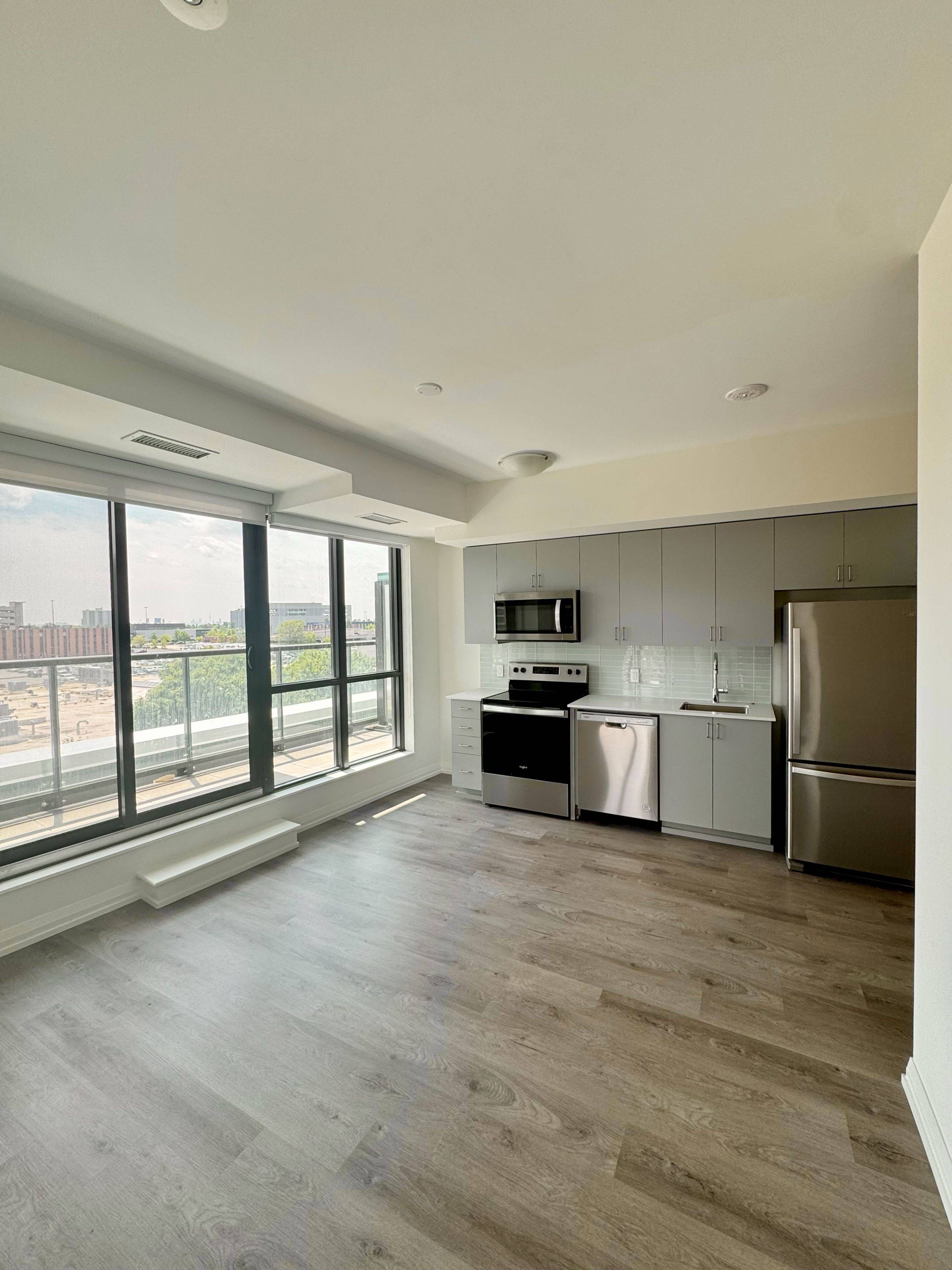 Toronto C15, ON M2J 0H8,325 Yorkland BLVD #411