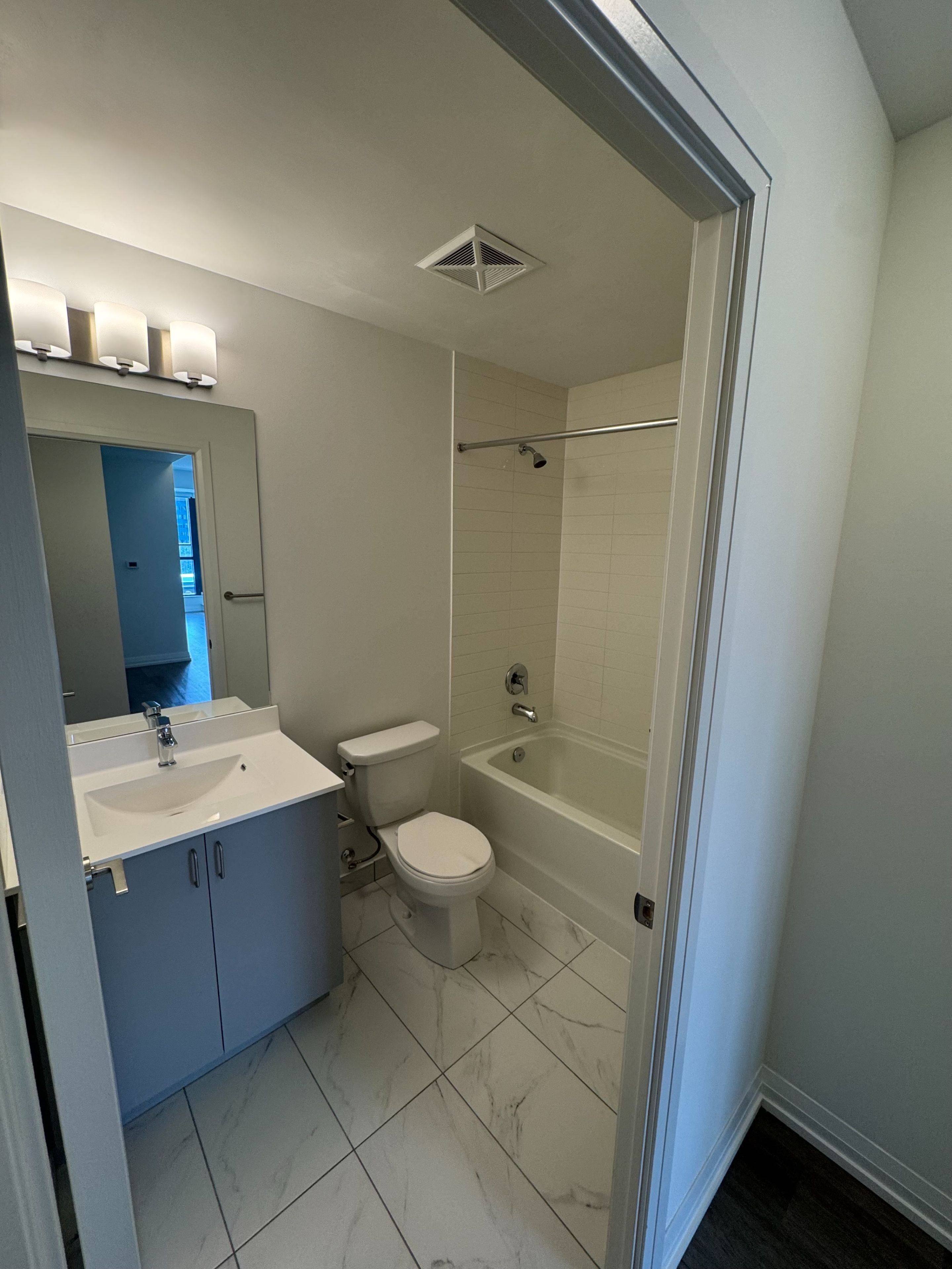 Toronto C15, ON M2J 0H8,325 Yorkland BLVD #411
