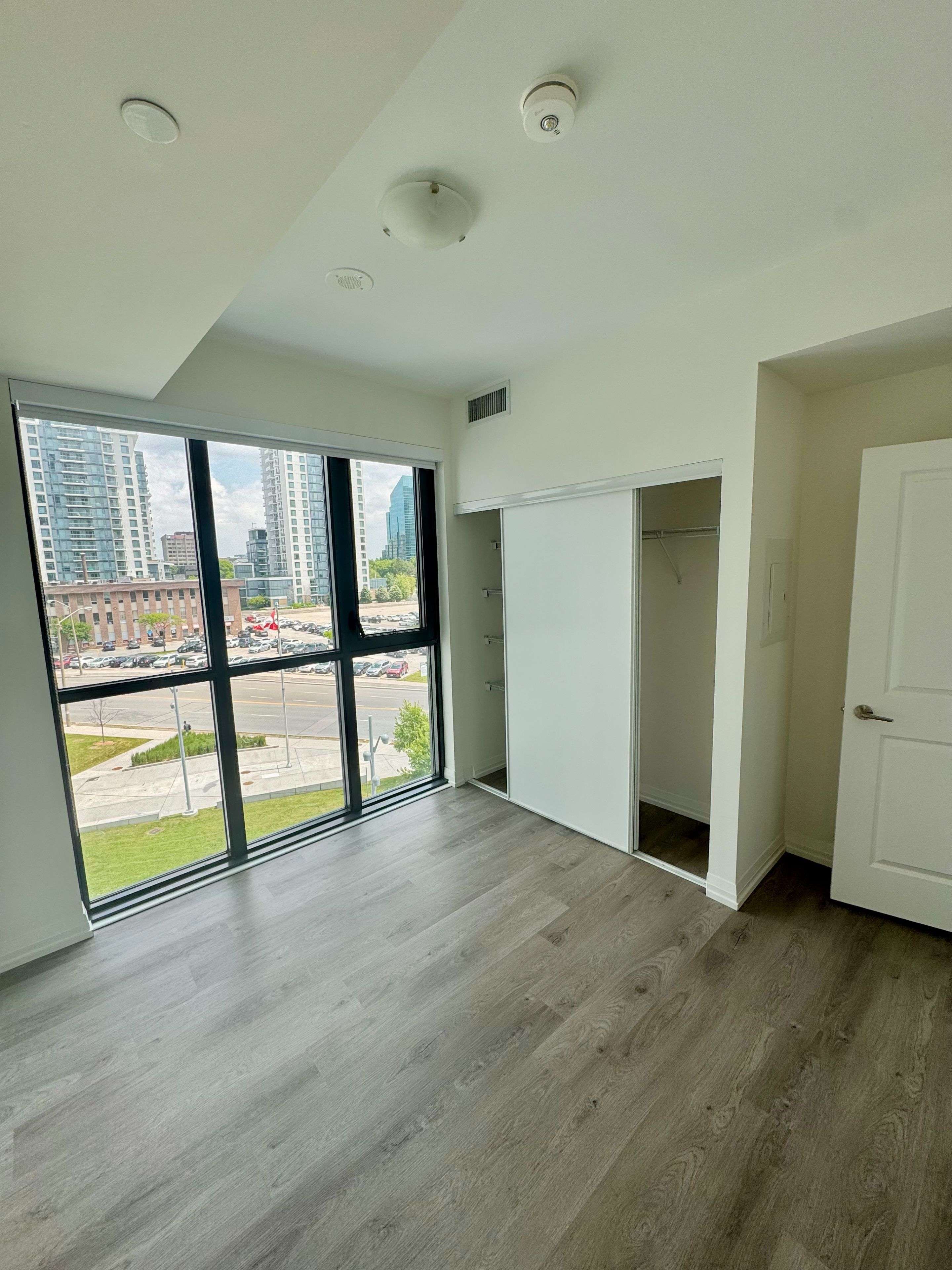 Toronto C15, ON M2J 0H8,325 Yorkland BLVD #411