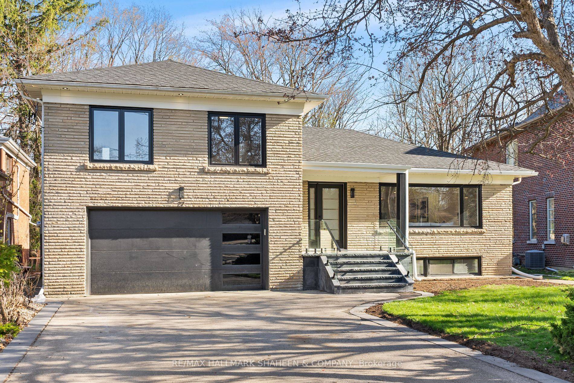 Toronto C07, ON M2R 1A4,27 Christine CRES