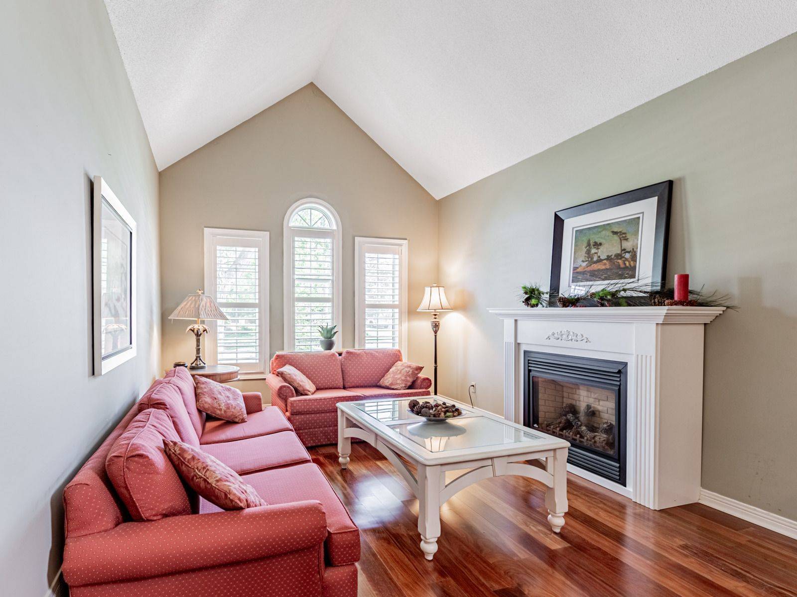 Whitby, ON L1P 1L5,49 Rothean DR