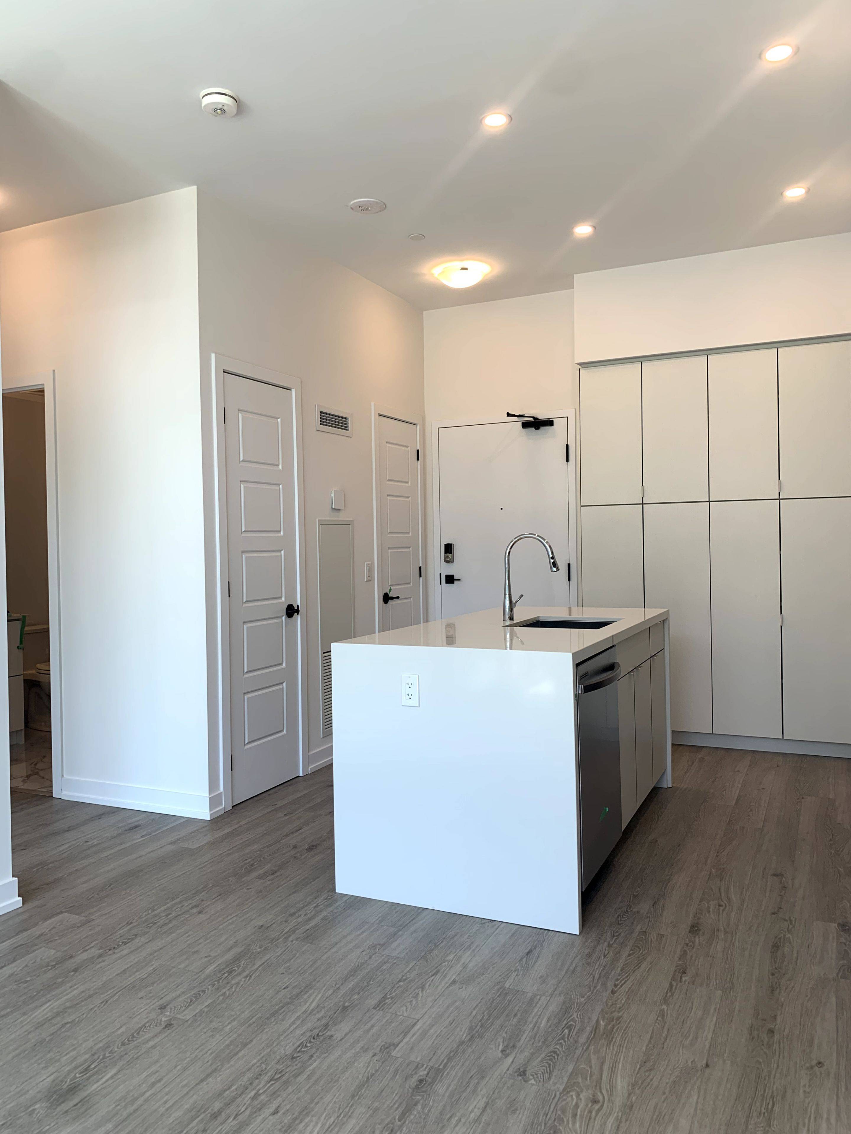 Innisfil, ON L9S 0R5,415 Sea Ray AVE S #102