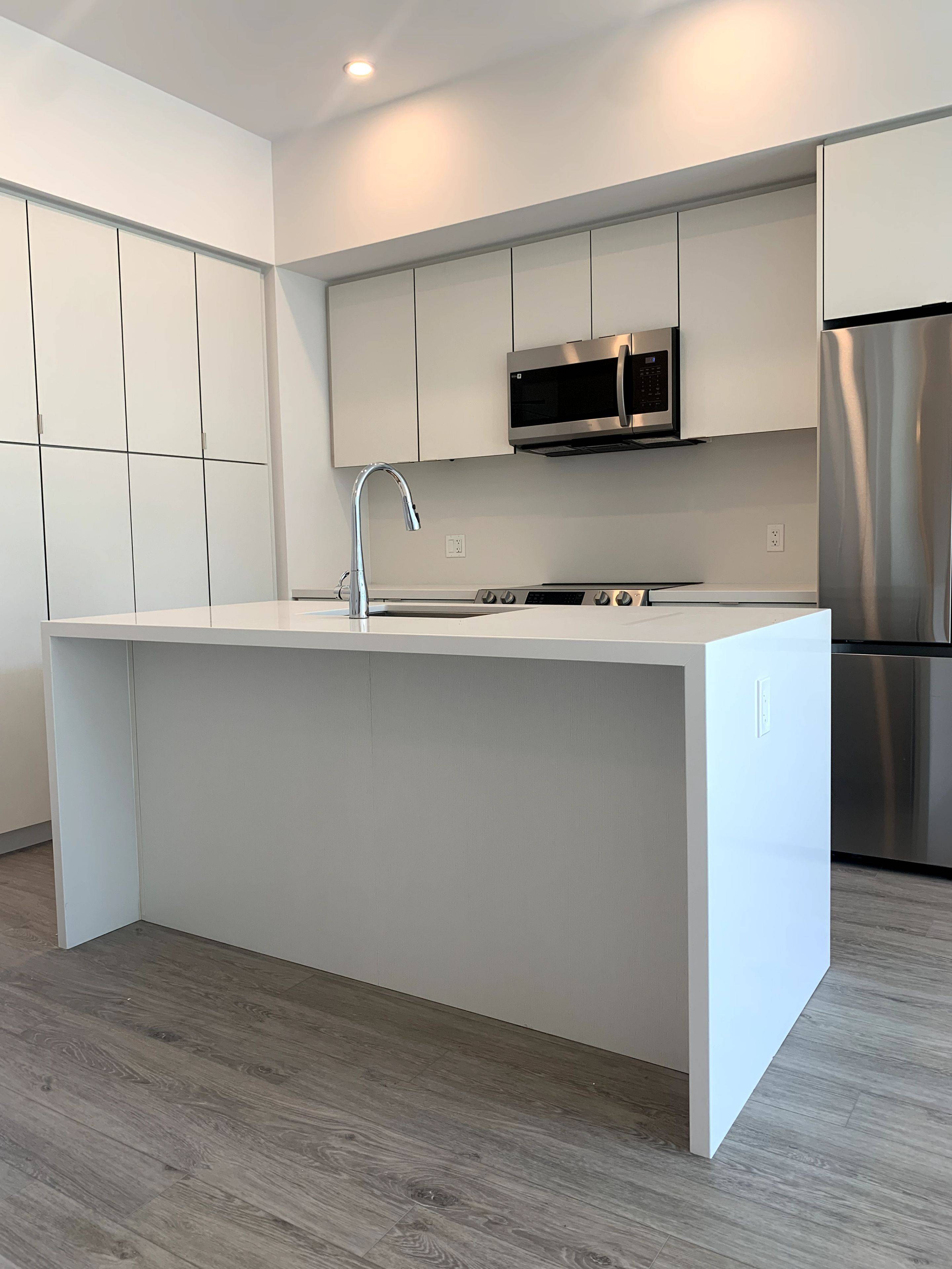 Innisfil, ON L9S 0R5,415 Sea Ray AVE S #102