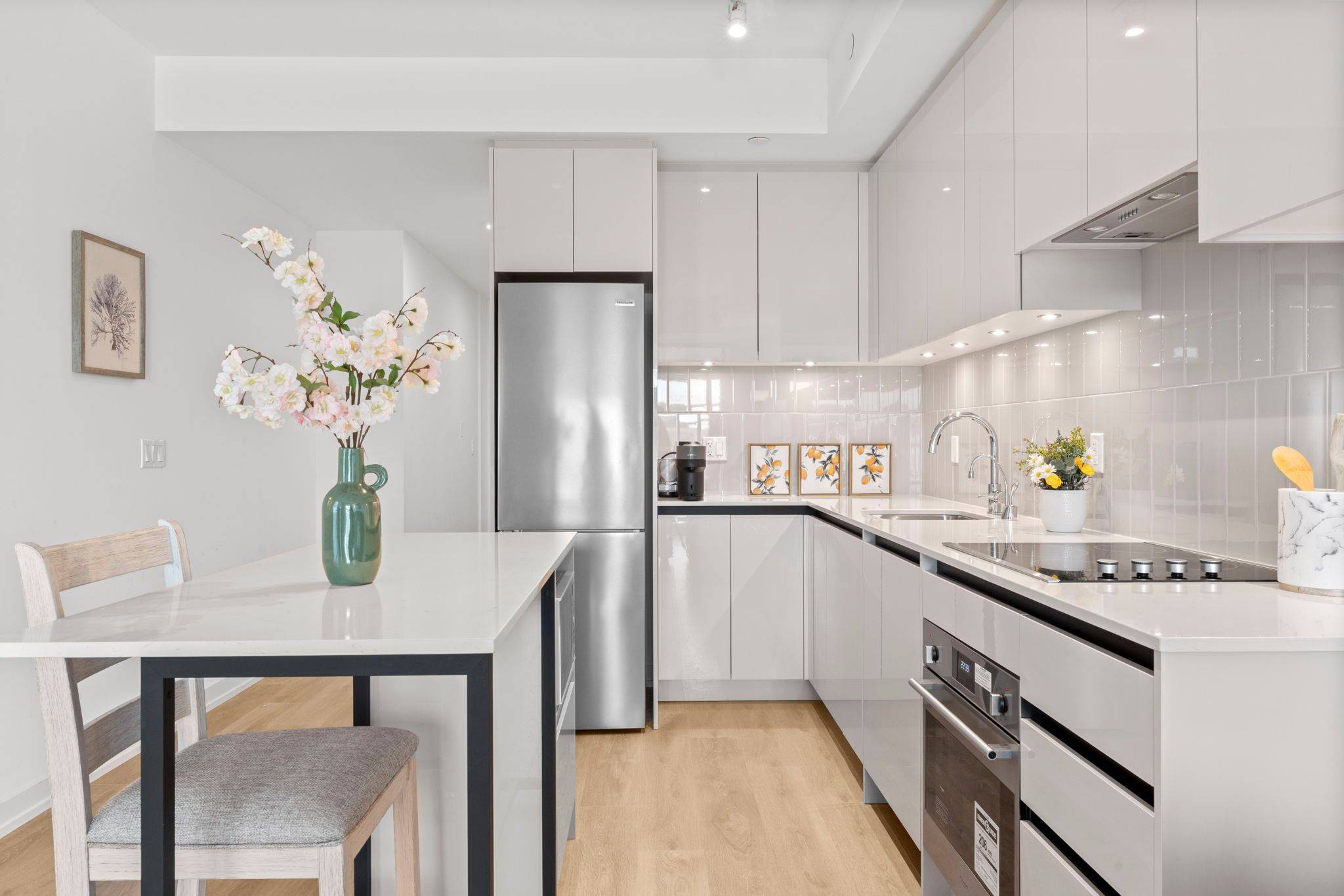 Vaughan, ON L4J 0L5,8 Beverley Glen BLVD #303