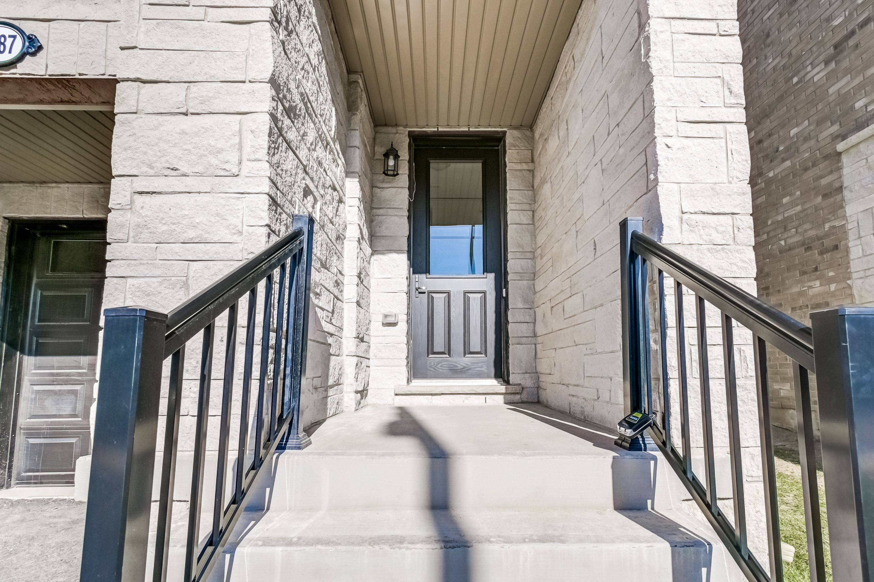 Burlington, ON L7P 0V6,1387 Almonte DR