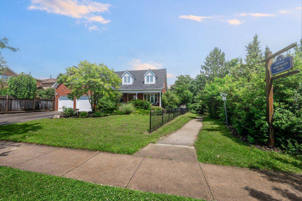 Oakville, ON L6M 2Z4,1457 Postmaster DR