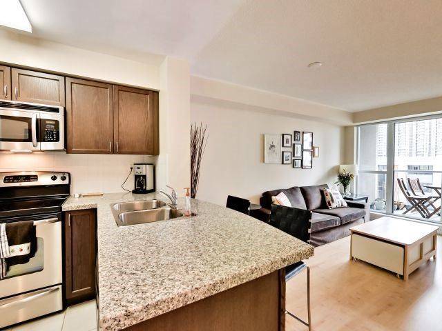 Toronto W08, ON M9A 0A3,5 Michael Power PL #1409
