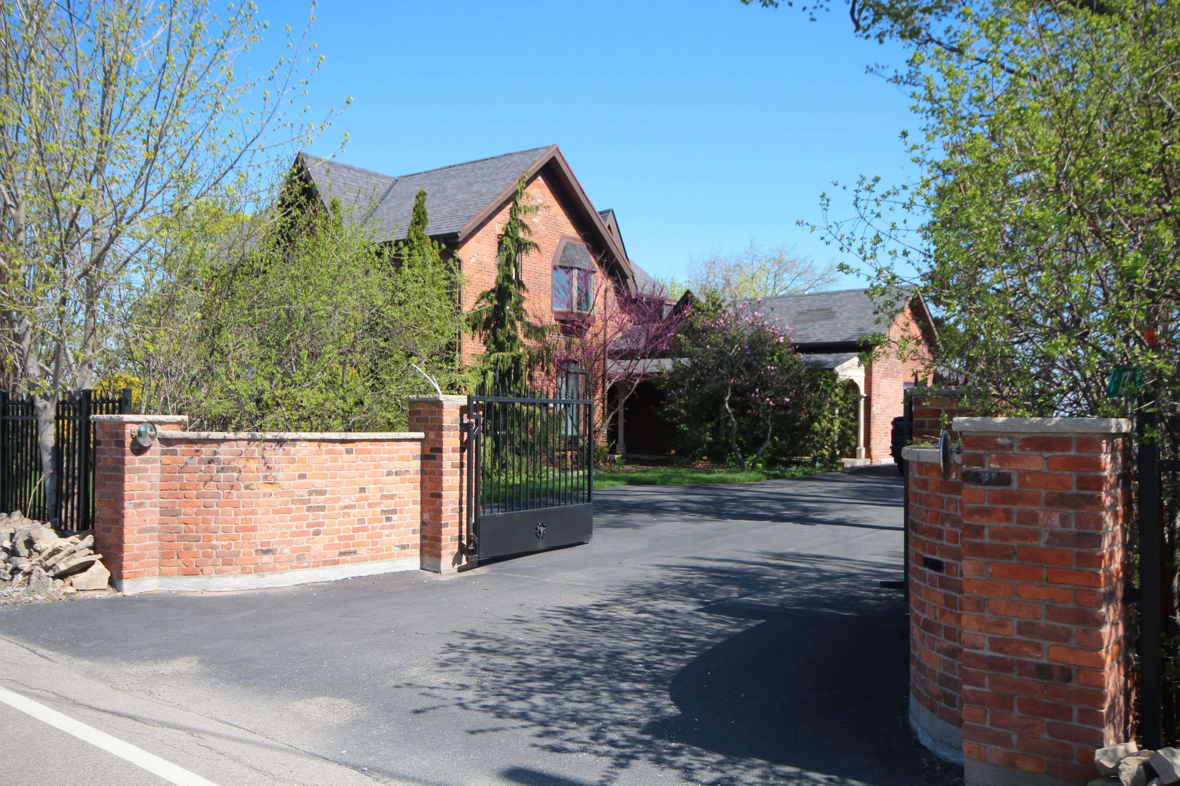 Hamilton, ON L6J 2W1,131 Ridge RD