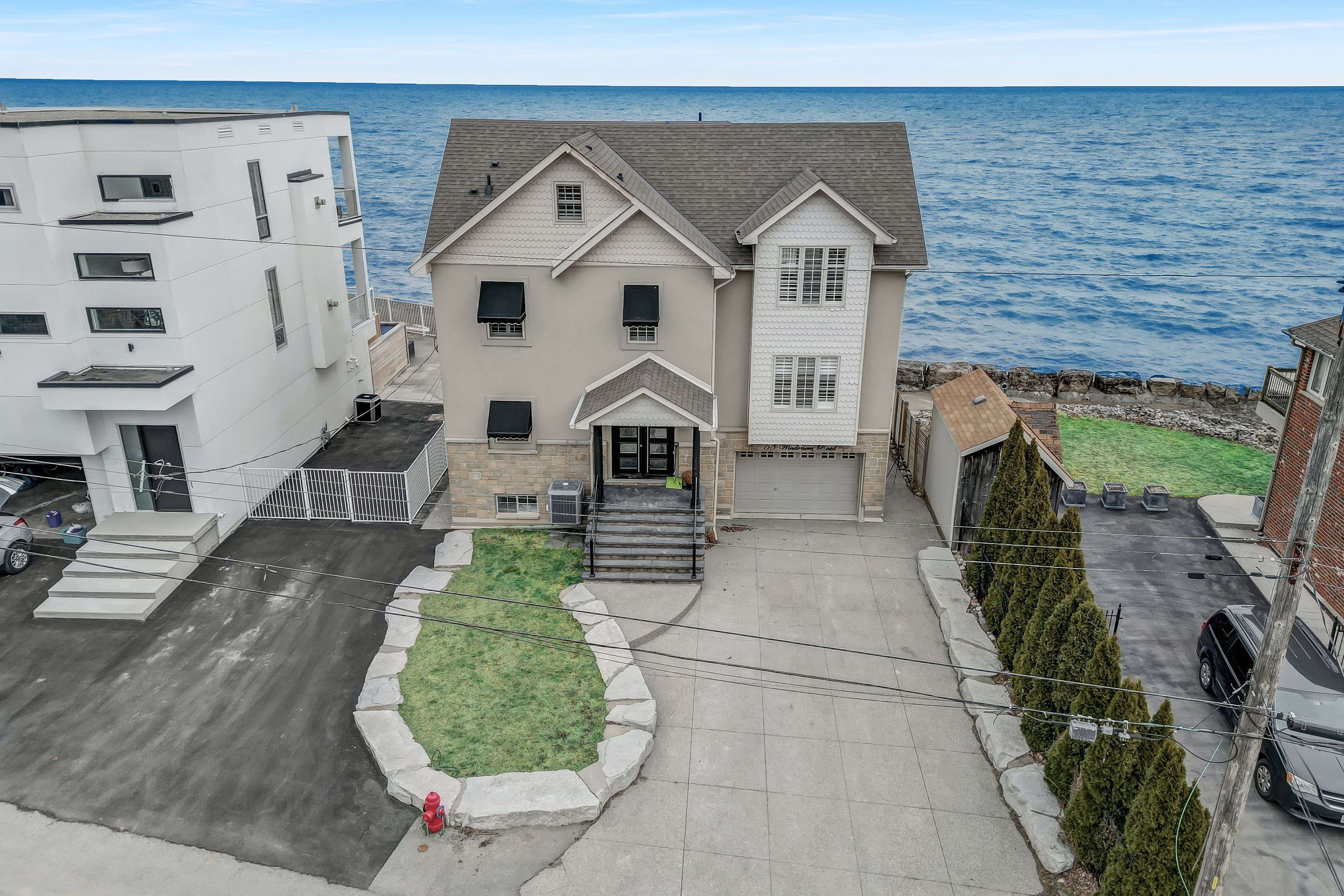 Hamilton, ON L8E 5G5,53 Windemere RD