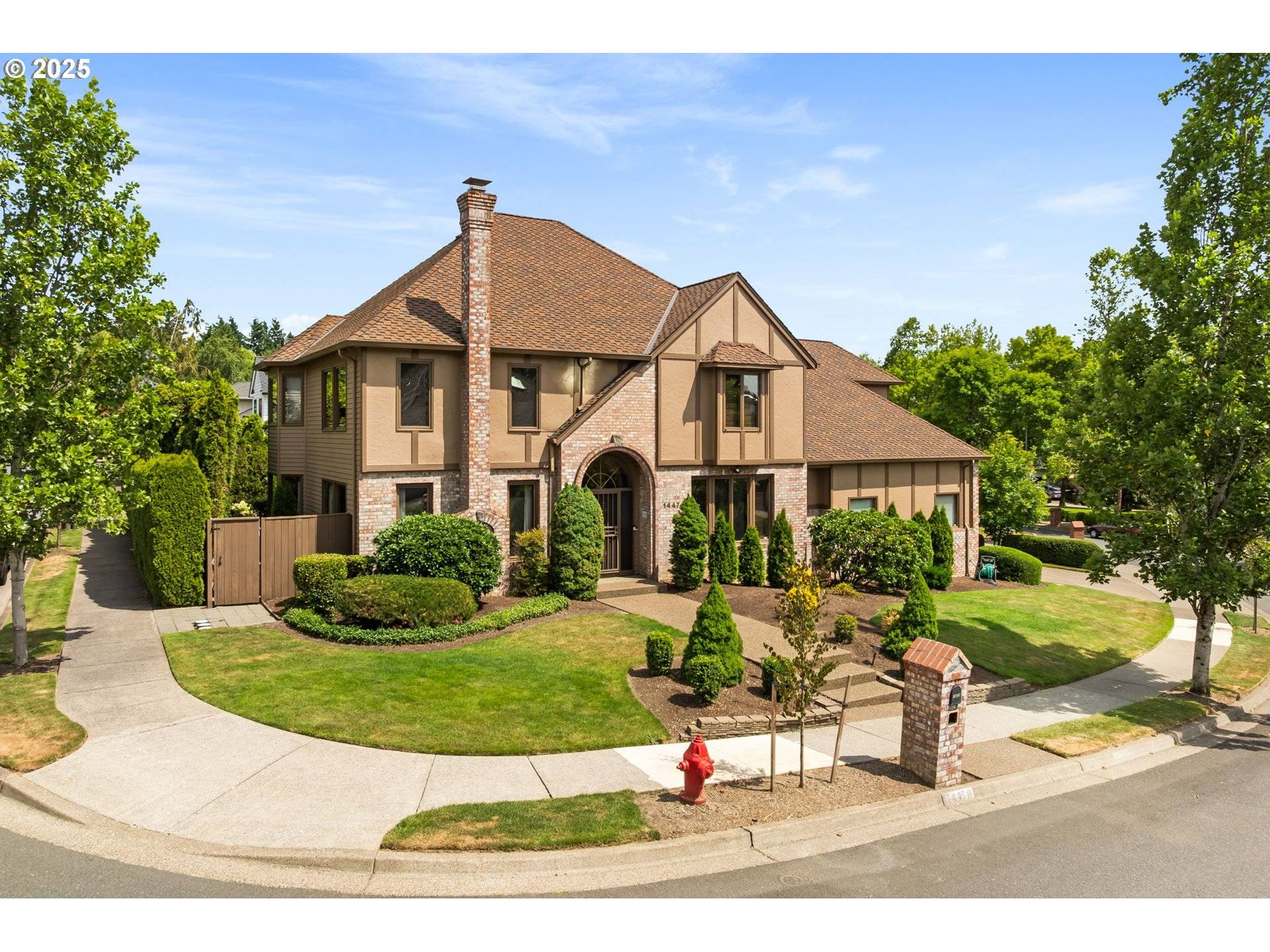 Lake Oswego, OR 97035,14479 PFEIFER DR