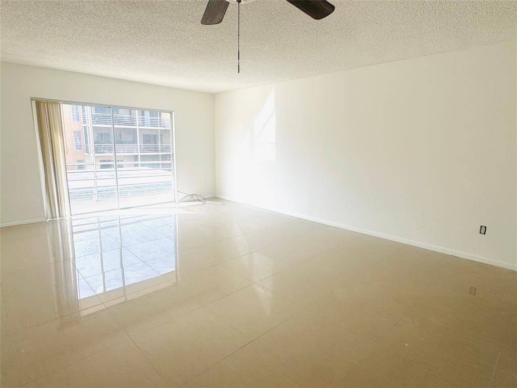 Lauderdale Lakes, FL 33313,4848 NW 24th Ct #330