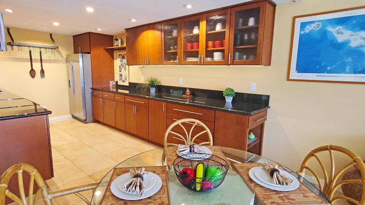 78-7070 ALII DR #B303, Kailua-kona, HI 96740