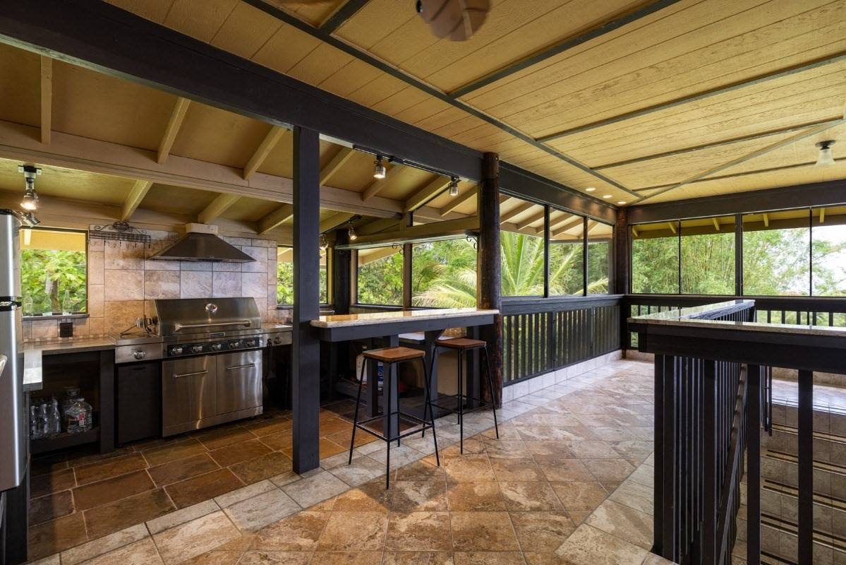 32-56 PIHA KAHUKU RD, Ninole, HI 96773