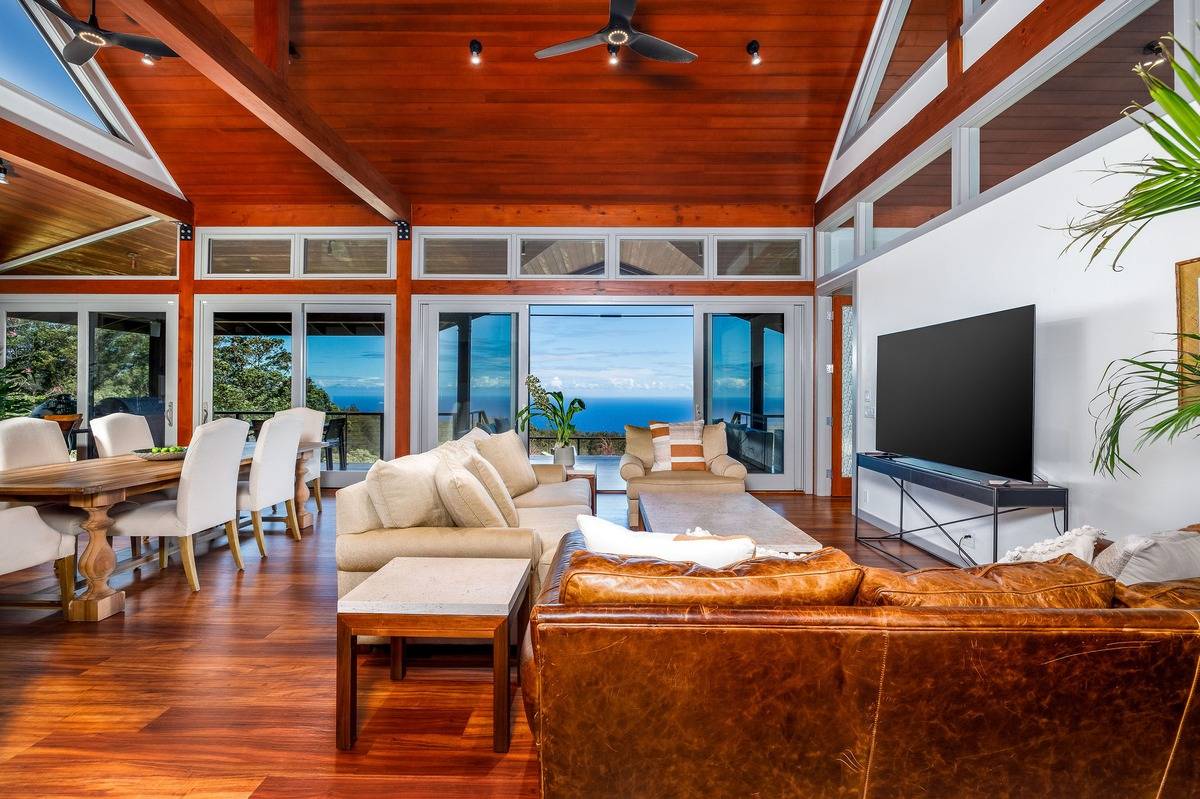 Honokaa, HI 96727,47-4564 CANE HAUL RD