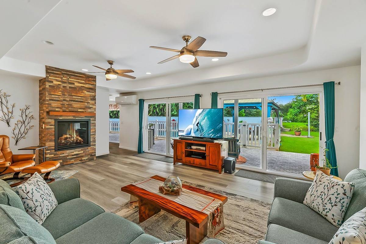 Kapaa, HI 96746,90 NO KA OI PL