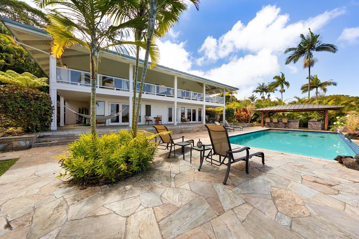 Kailua-kona, HI 96725,75-695 HUAAI ST