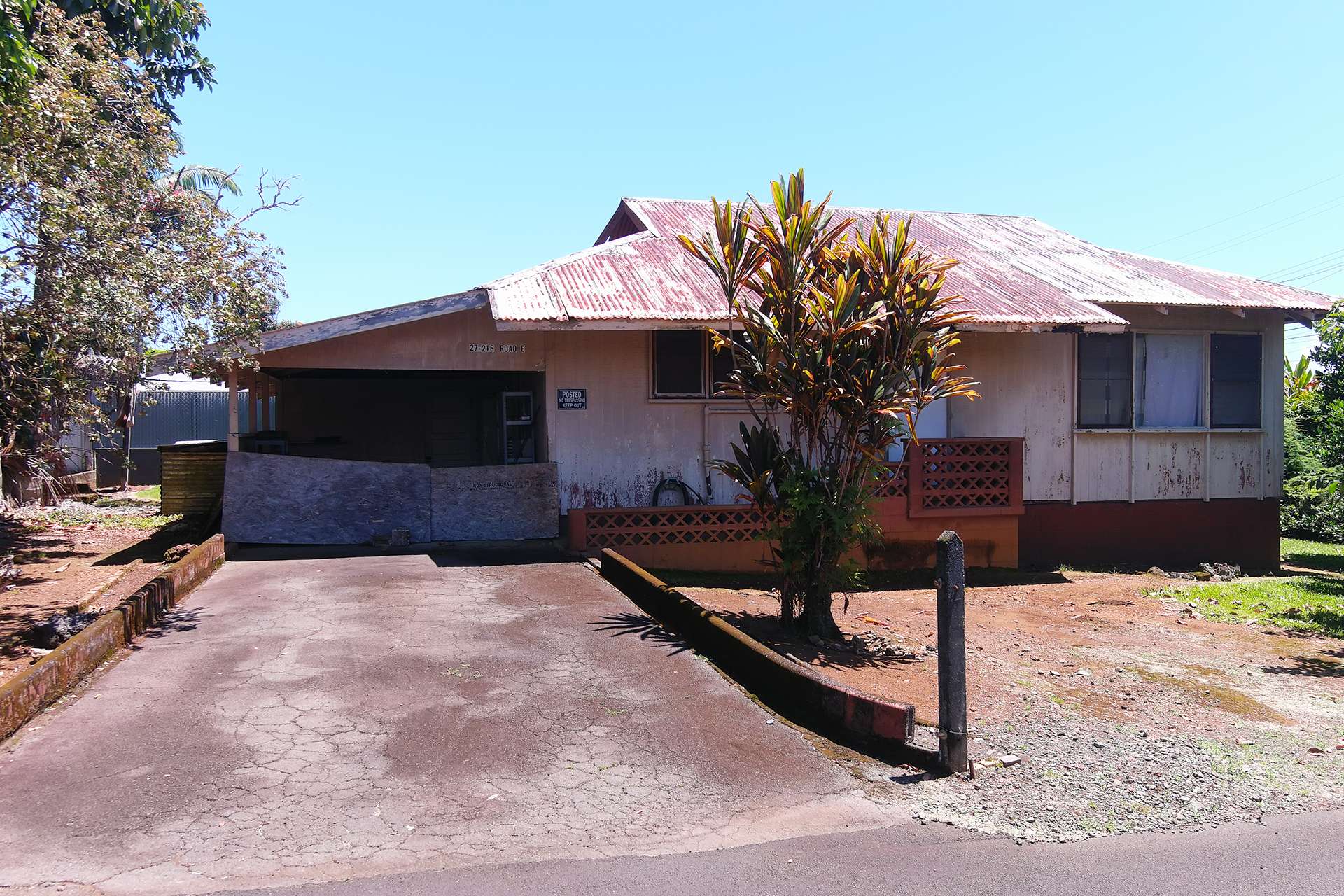 Papaikou, HI 96781,27-216 E RD