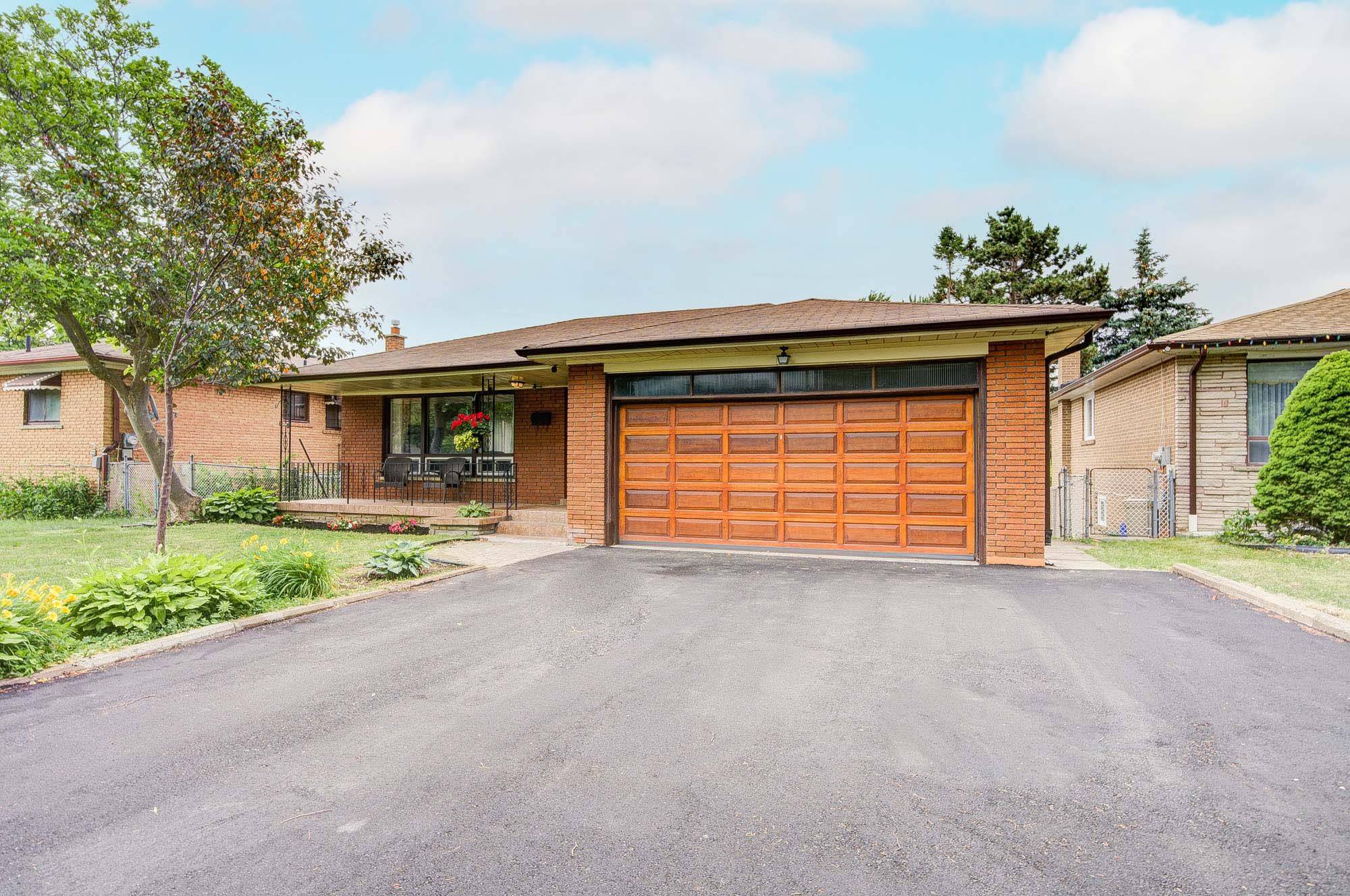 Toronto C15, ON M2J 4C4,103 Margaret AVE
