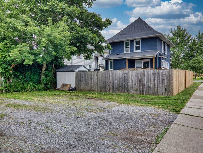 St. Catharines, ON L2R 6M3,63 Thomas ST