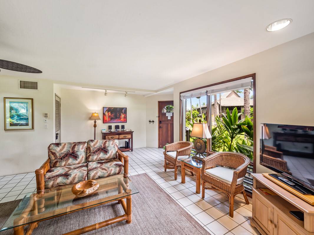 Kailua-kona, HI 96740,78-261 MANUKAI ST #201