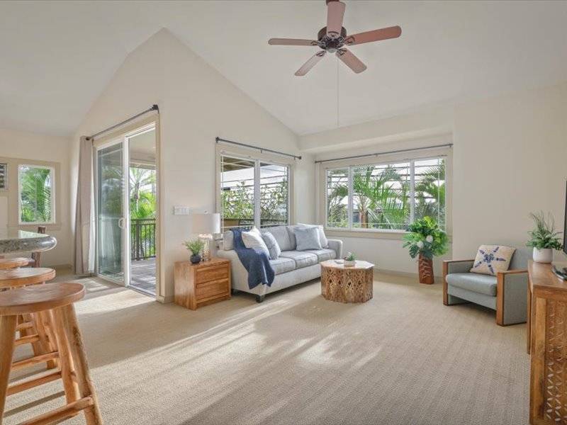 Kailua-kona, HI 96740,75-6025 ALII DR #A201
