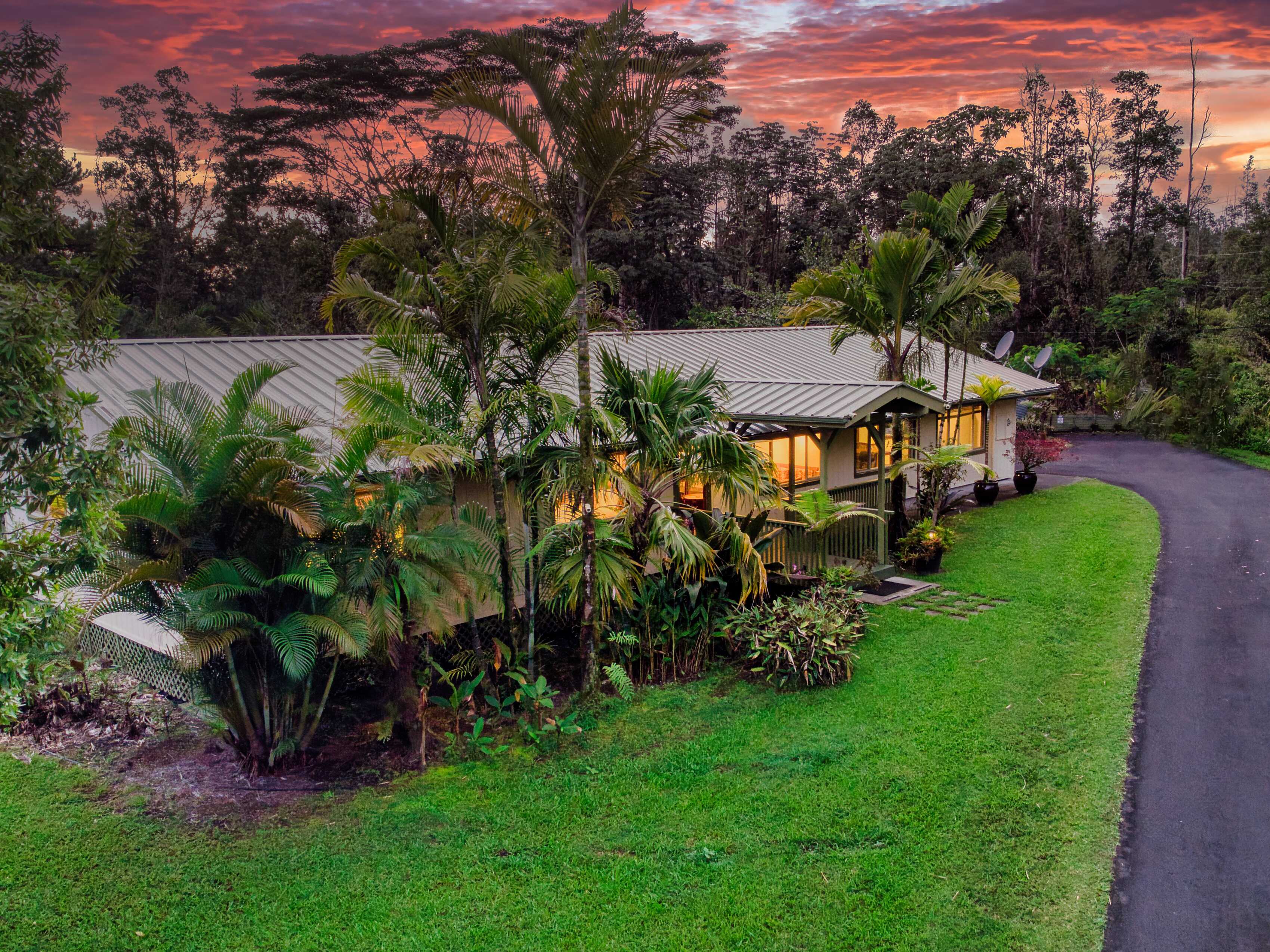 Pahoa, HI 96778,13-979 KAHUKAI ST