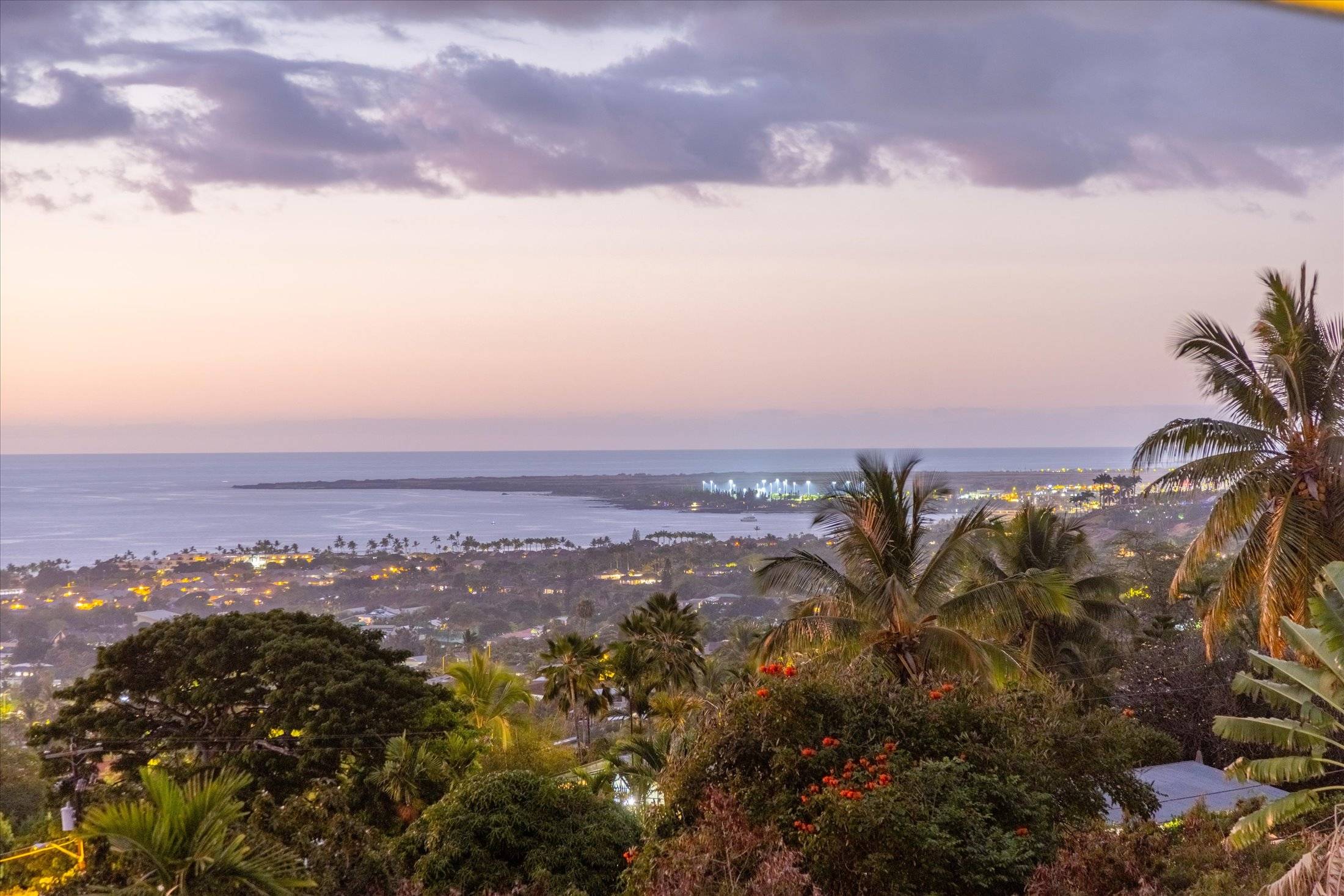 Kailua-kona, HI 96740,77-6585 SEAVIEW CIRCLE #303