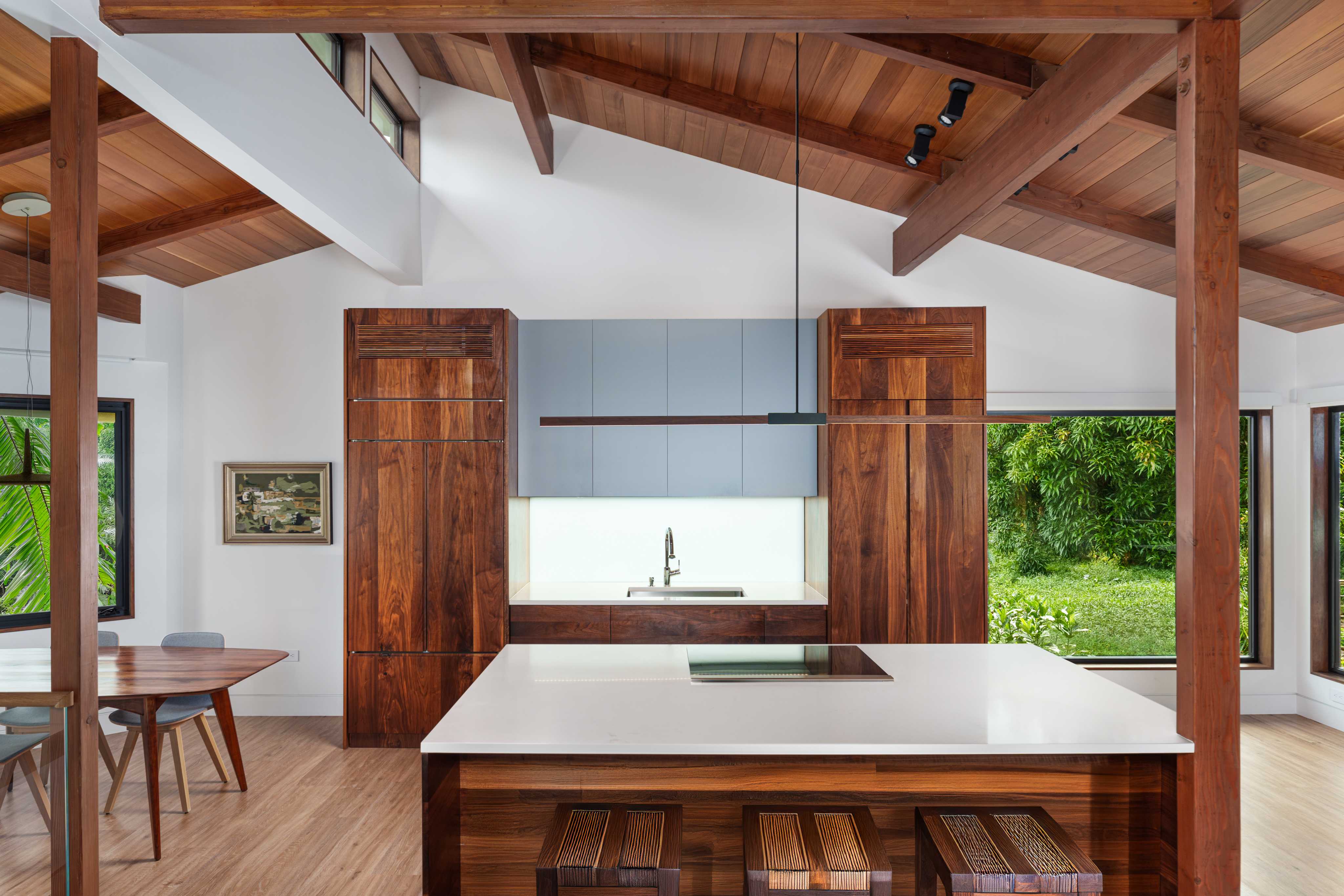 Hilo, HI 96720,272 KAIULANI ST