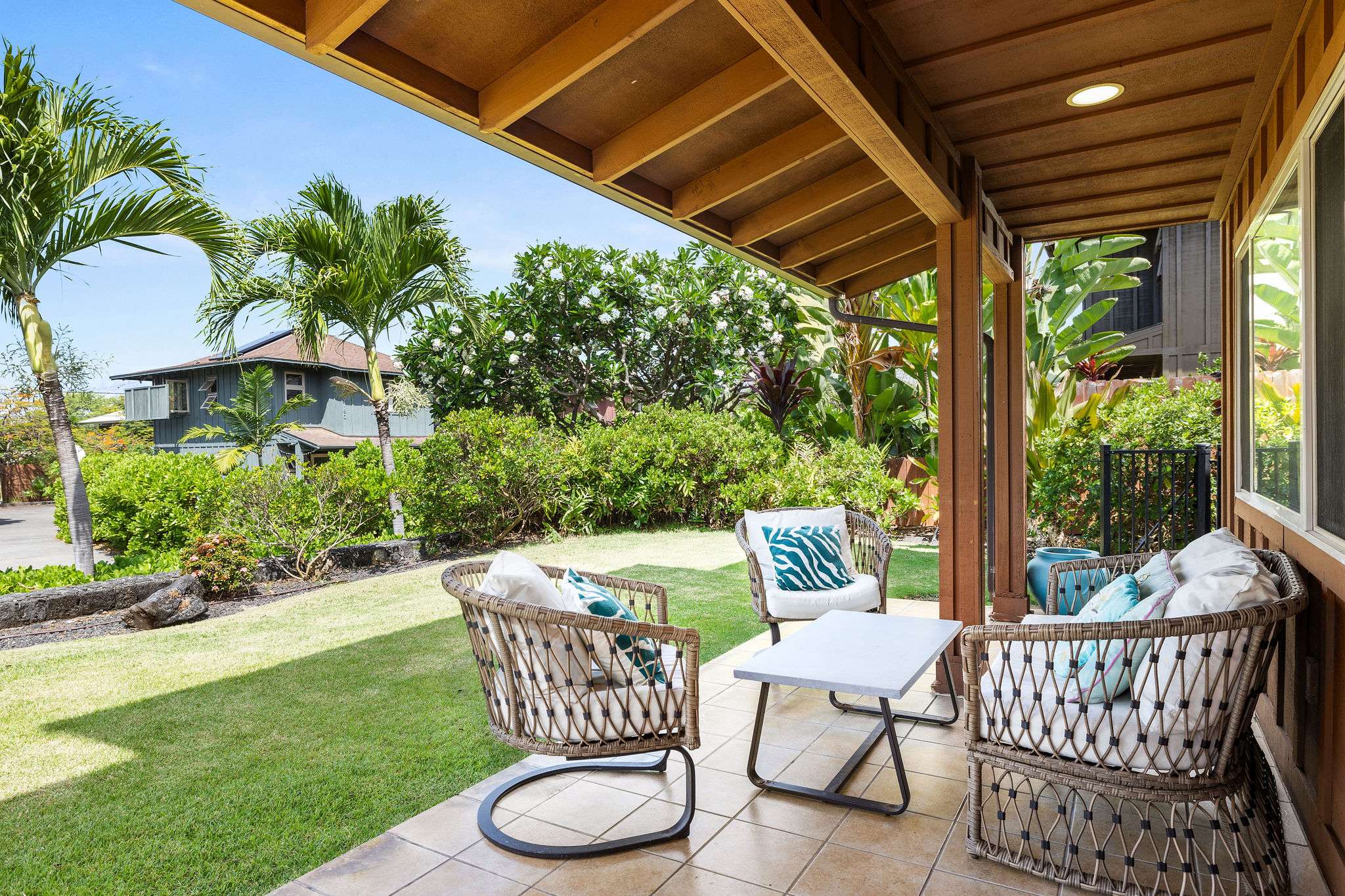 Kailua-kona, HI 96740,76-6183 KUMU PL