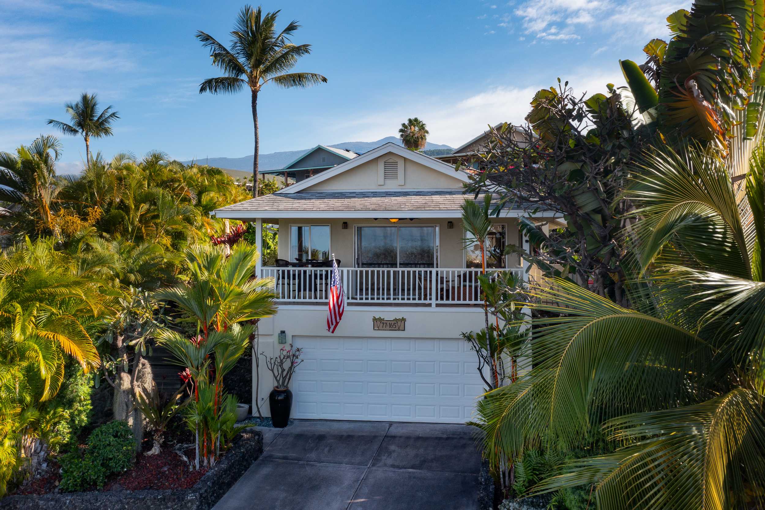 Kailua-kona, HI 96740,77-165 HOOILINA CT
