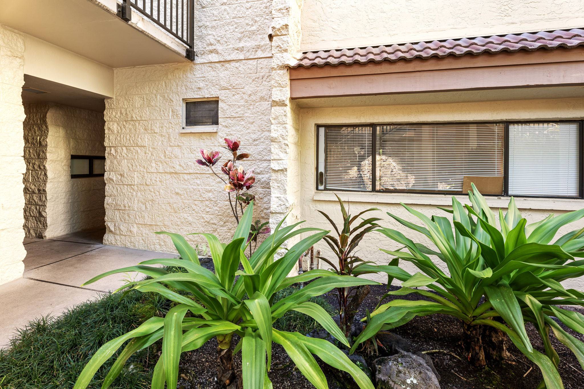 78-7070 ALII DR #E103, Kailua-kona, HI 96740
