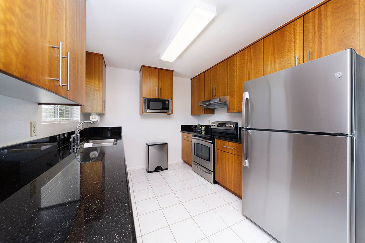 Hilo, HI 96720,320 PAKIKA PL