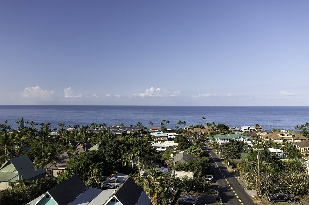 Kailua-kona, HI 96740,75-156 LUNAPULE RD