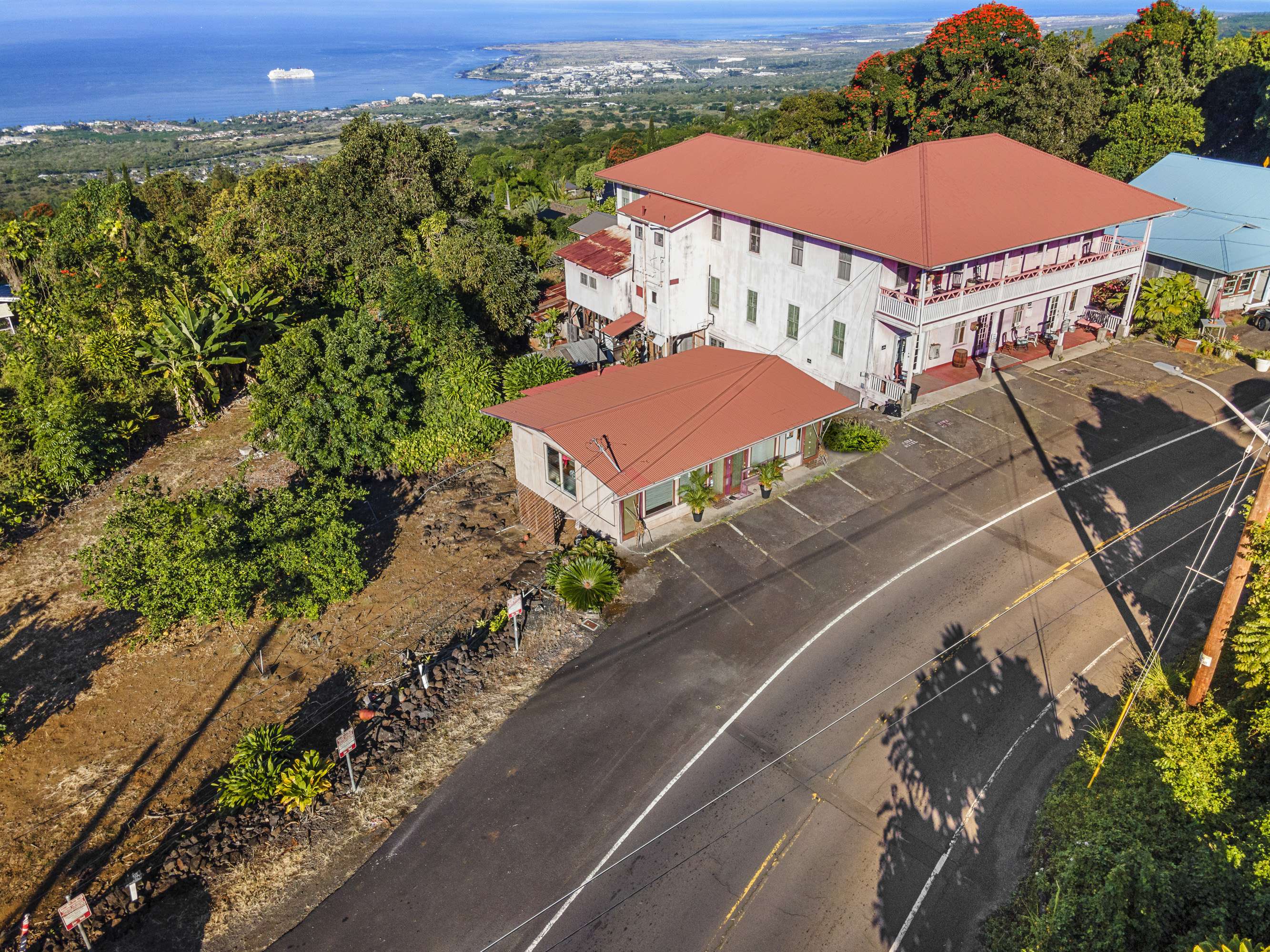 Holualoa, HI 96725,76-5912 MAMALAHOA HIGHWAY