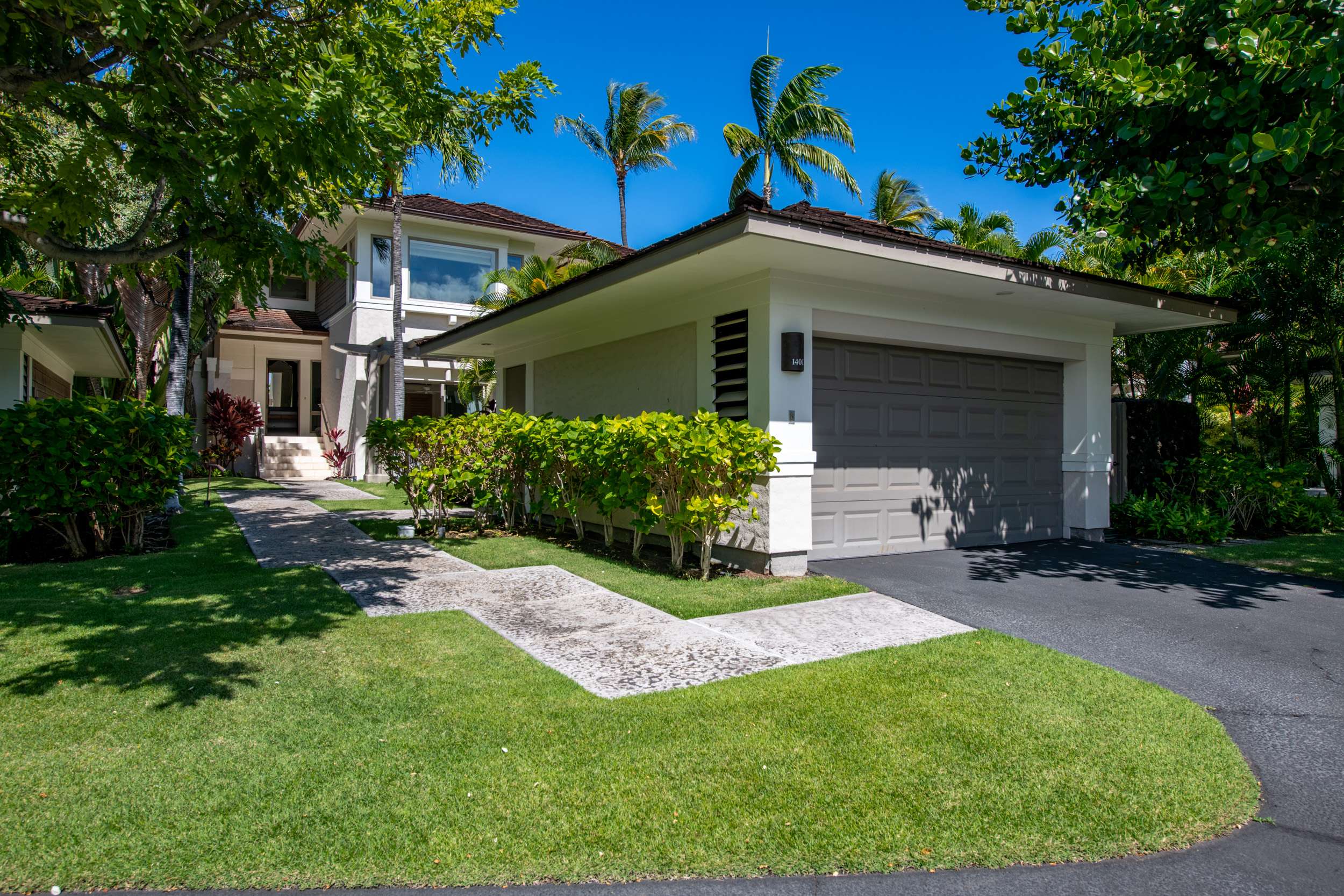 Kailua-kona, HI 96740,72-140 WAIULU STREET #11E/UN
