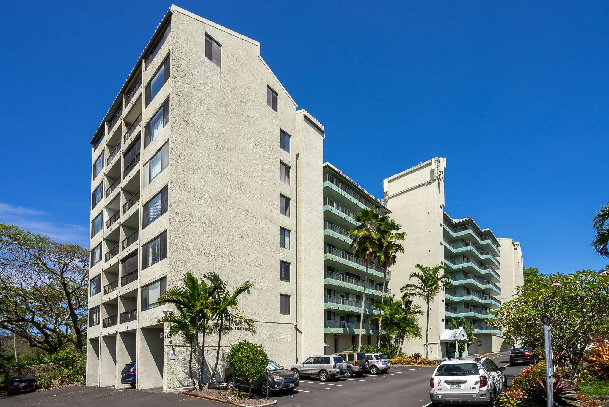 Hilo, HI 96720,1875 KALANIANAOLE AVE #409