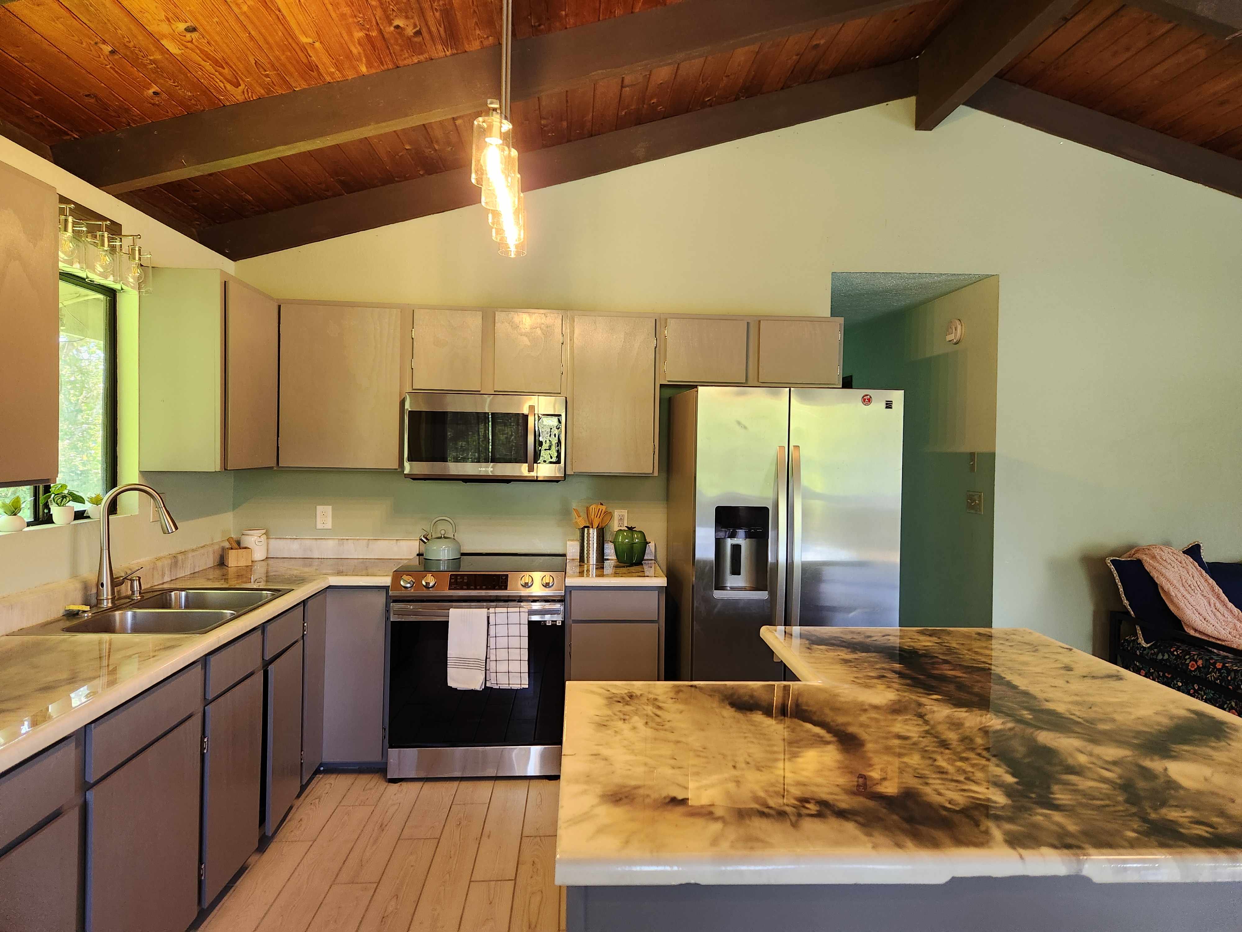 Pahoa, HI 96778,15-2687 KAKU ST