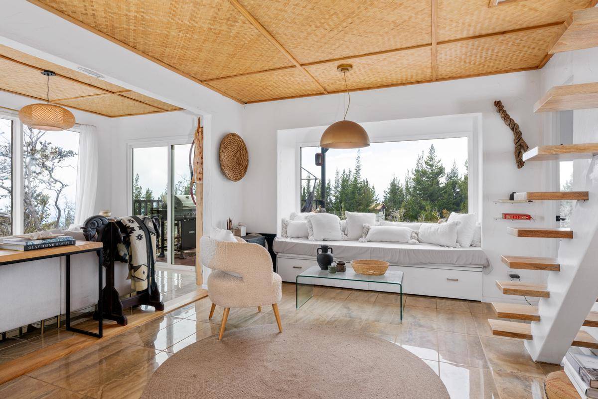 Captain Cook, HI 96704,92-8243 LONO LN