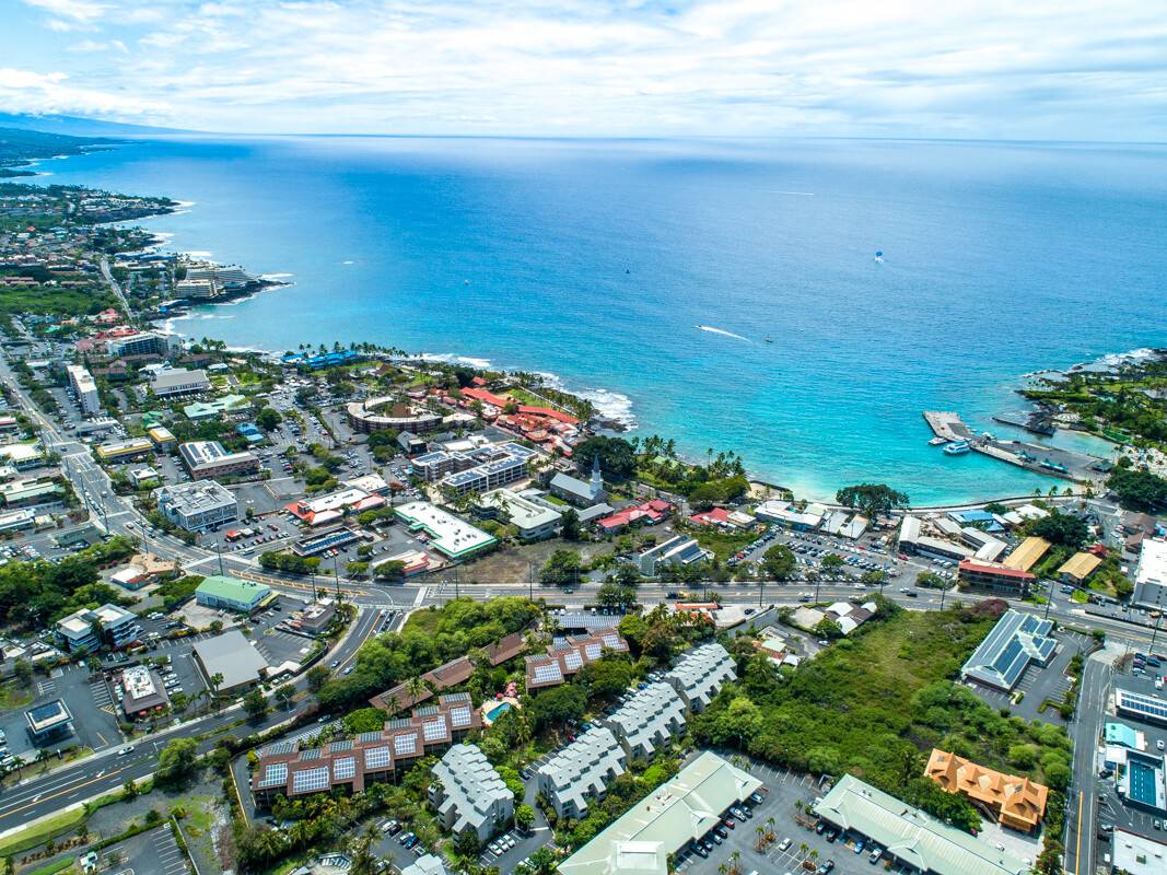 Kailua-kona, HI 96740,75-5669 KUAKINI  HIGHWAY #4302