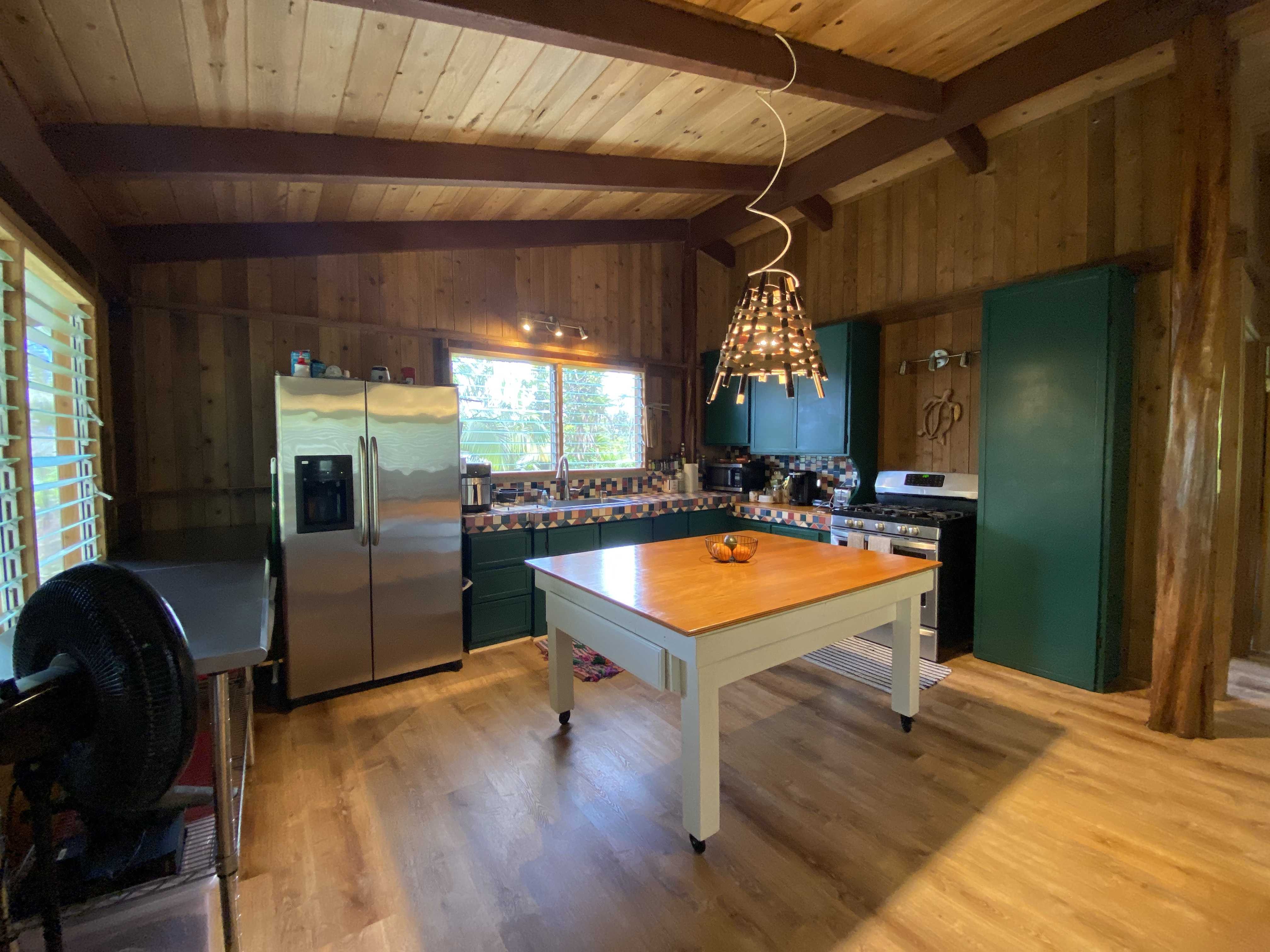 Kurtistown, HI 96760,16-355 MELEKULE ST