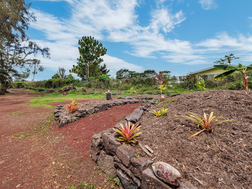 Keaau, HI 96749,15-1582 18TH AVE