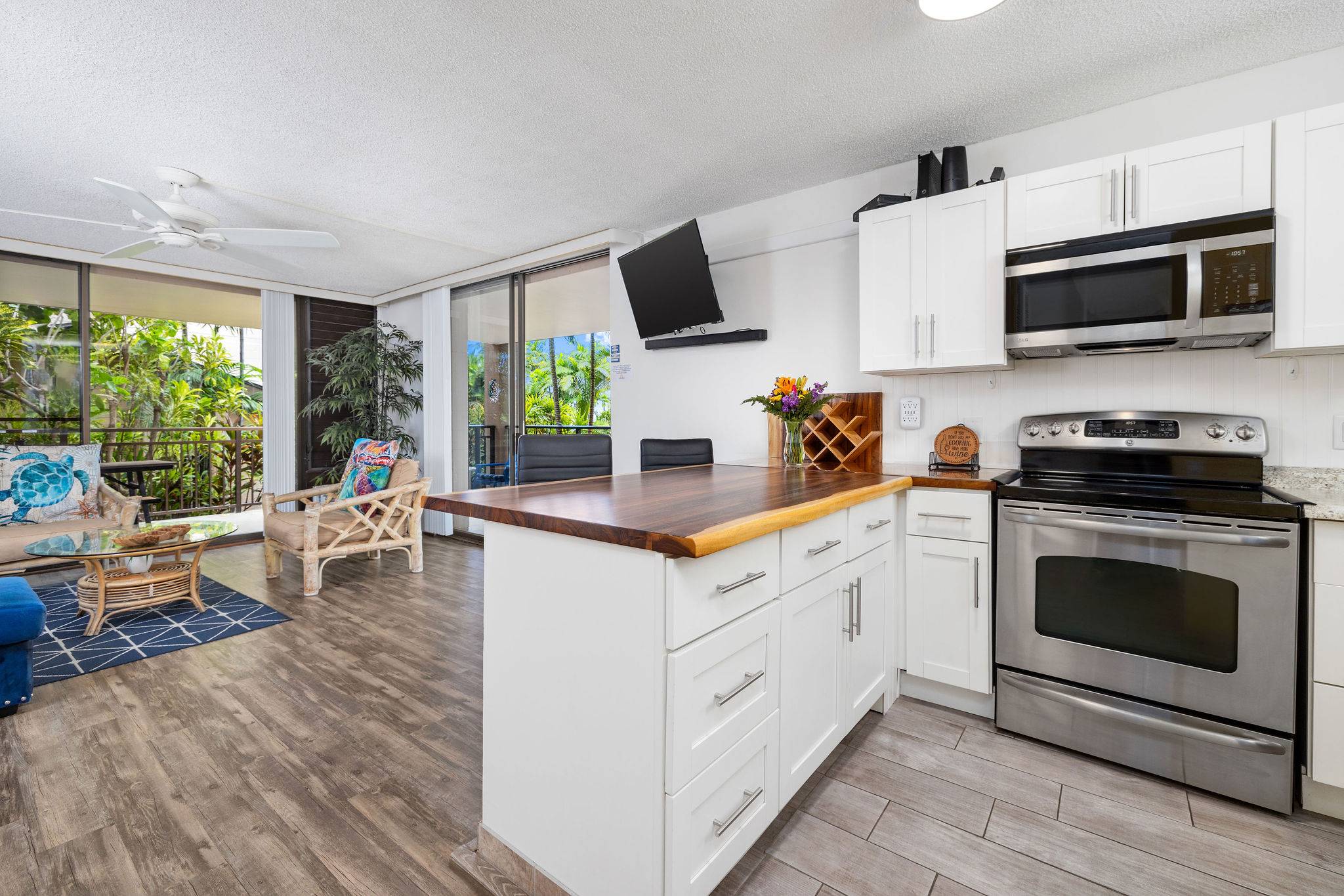 Kailua-kona, HI 96740,75-6026 ALII DR #4106
