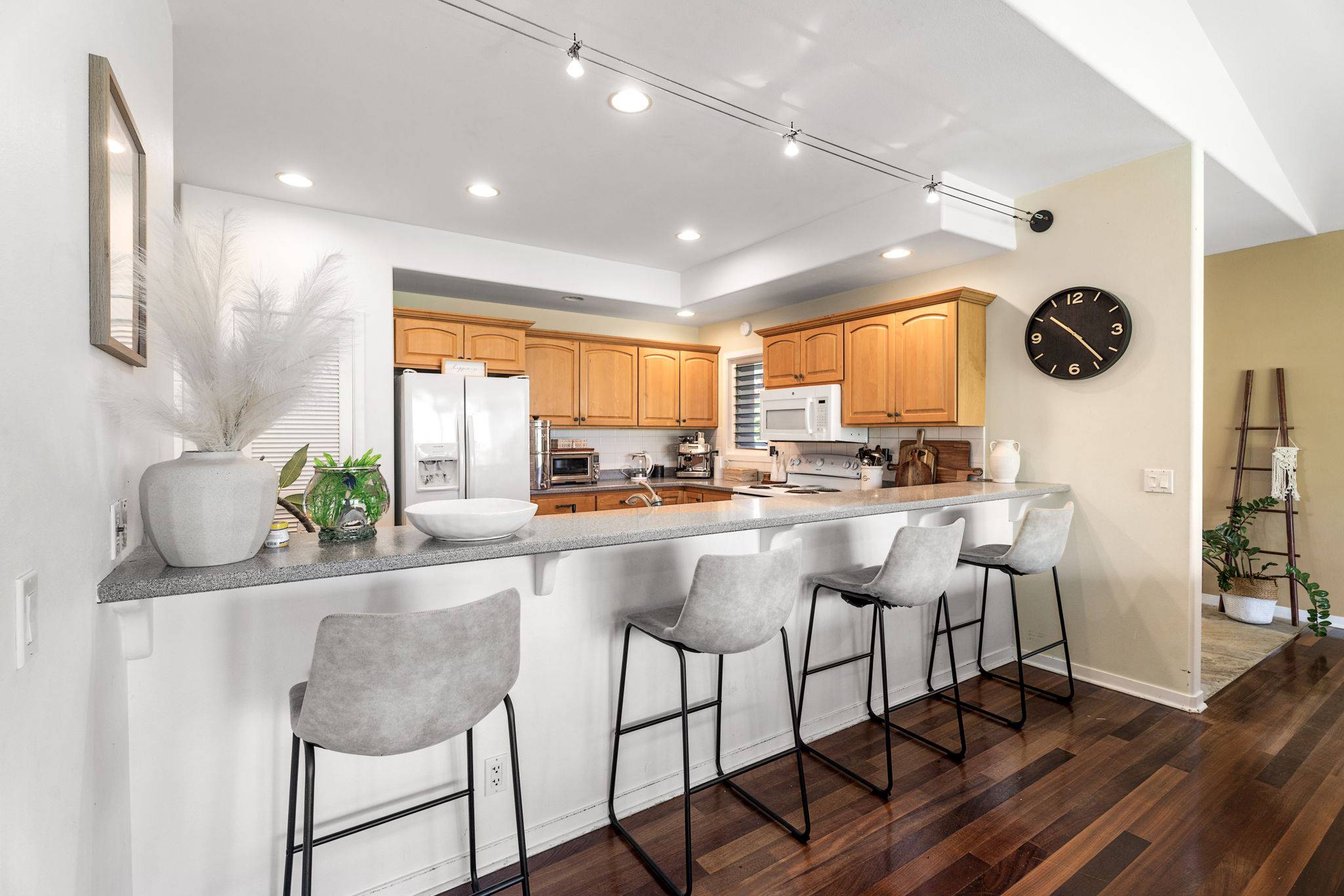 Kailua-kona, HI 96740,76-6398 PUALANI ST #7