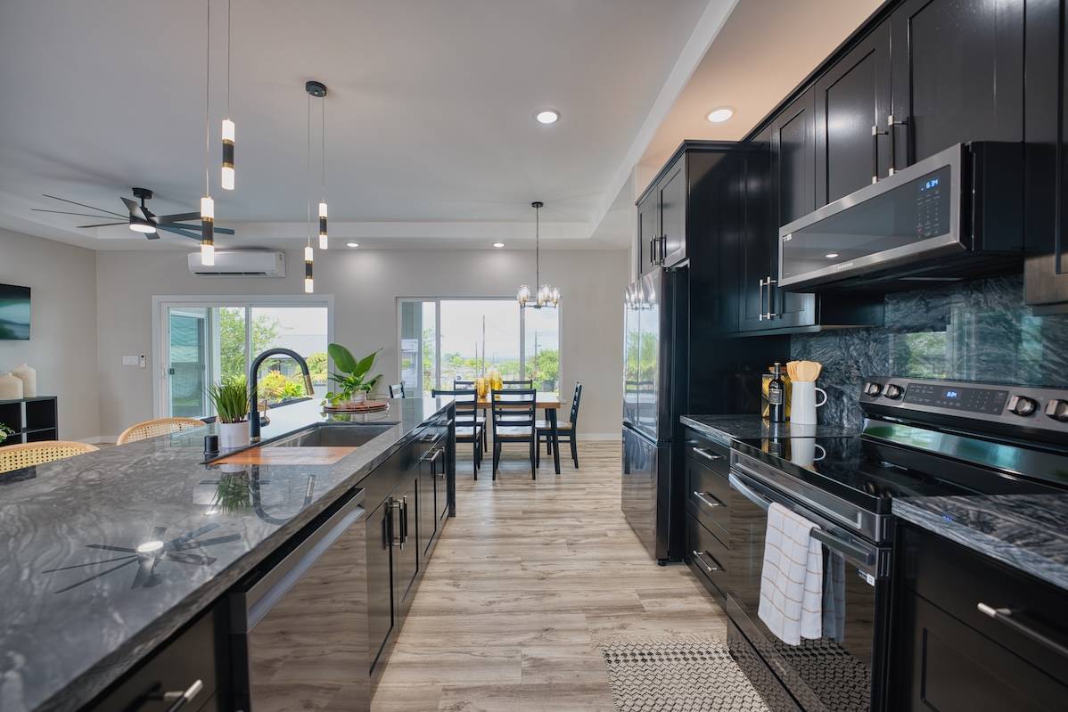 Hilo, HI 96720,1551 MAILANI ST