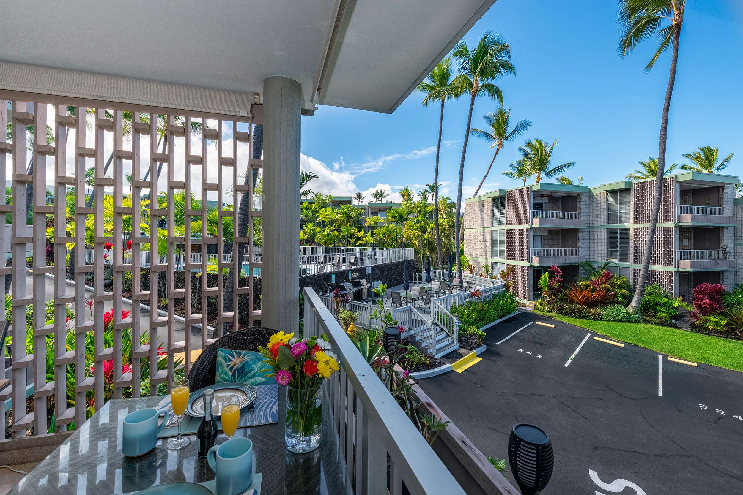 Kailua-kona, HI 96740,75-6016 ALII DR #225